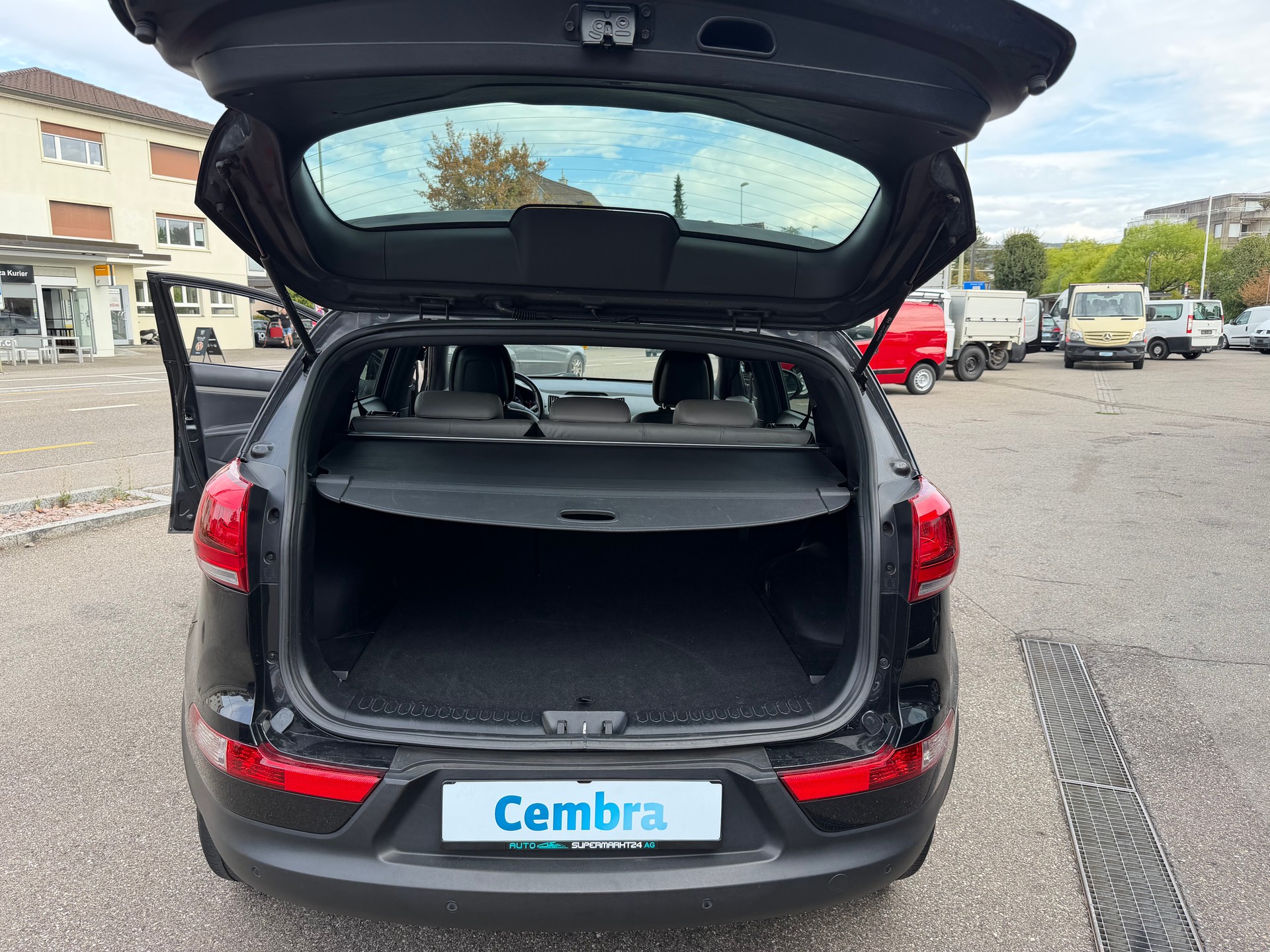 KIA Sportage 1.7 CRDi Swiss Eco Edition-image-8