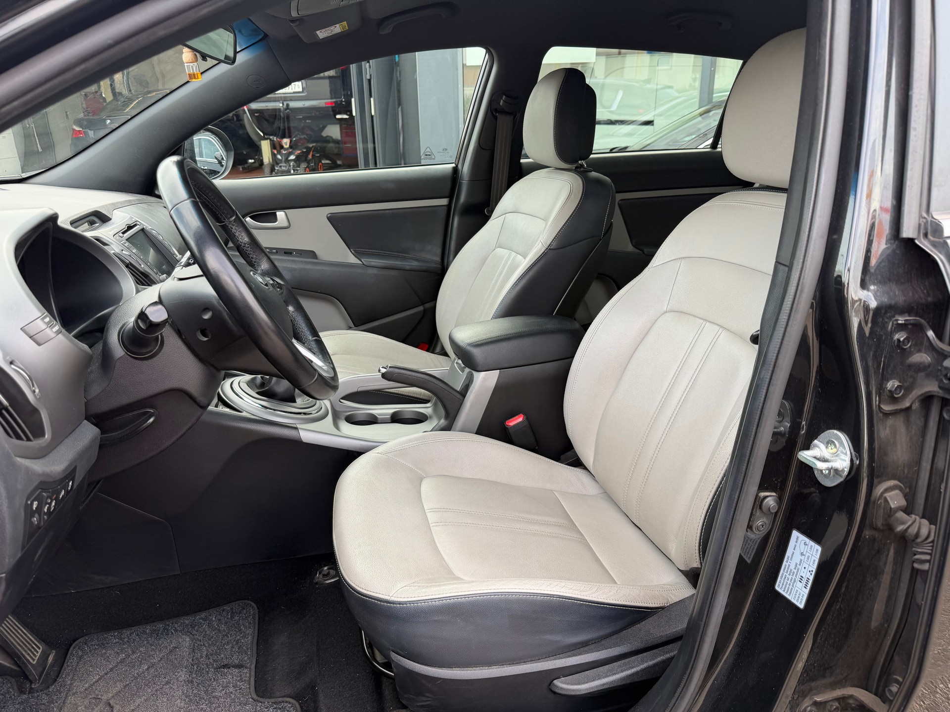 KIA Sportage 1.7 CRDi Swiss Eco Edition-image-10