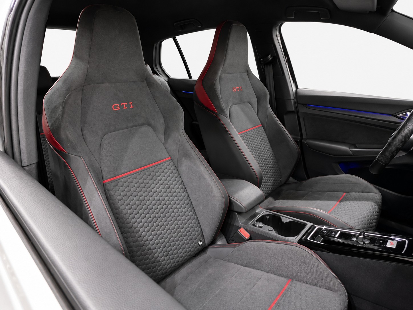 VW Golf 2.0 TSI GTI Clubsport DSG *Uranograu *-image-11