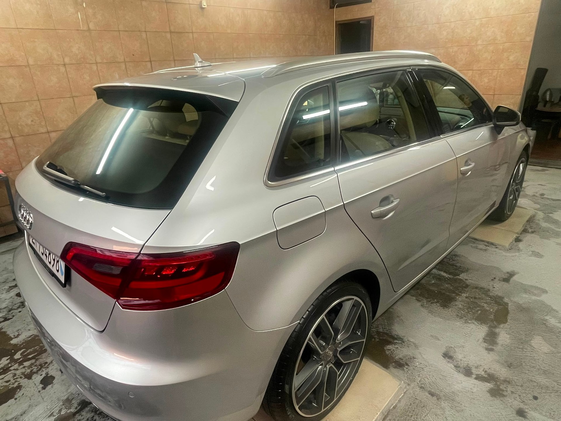 AUDI S-Tronic 2.0 TDI Quattro-image-1
