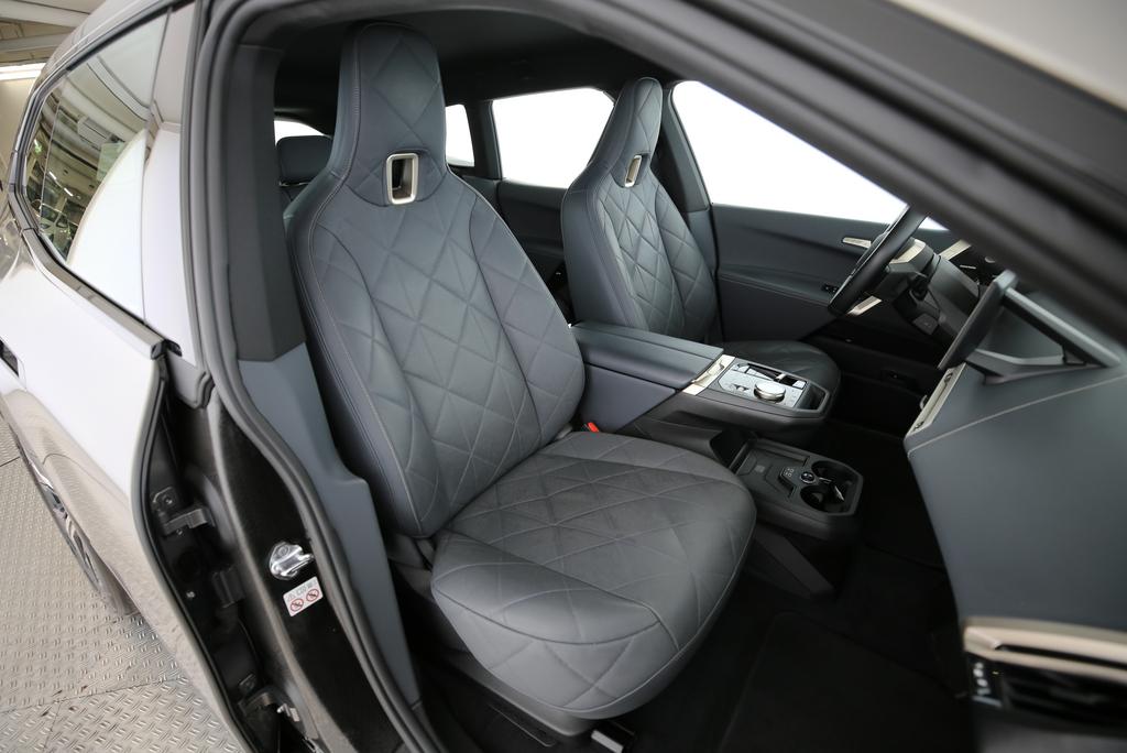 BMW iX M60-image-14