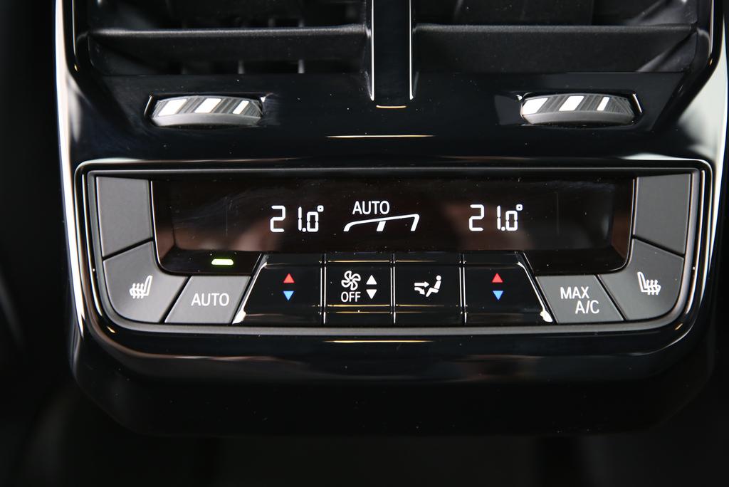 BMW iX M60-image-11