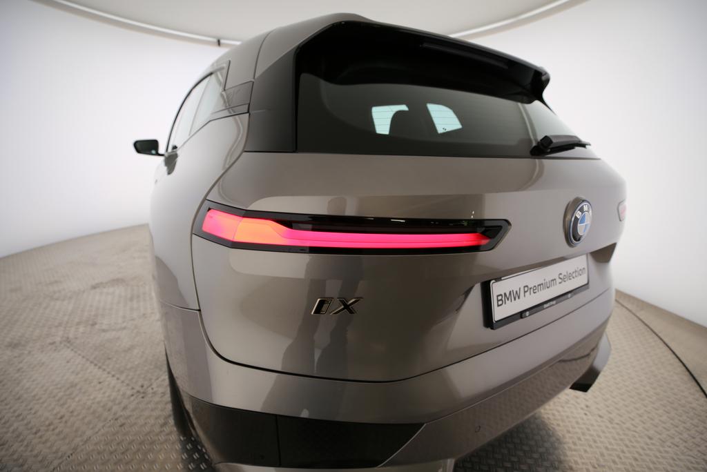 BMW iX M60-image-15