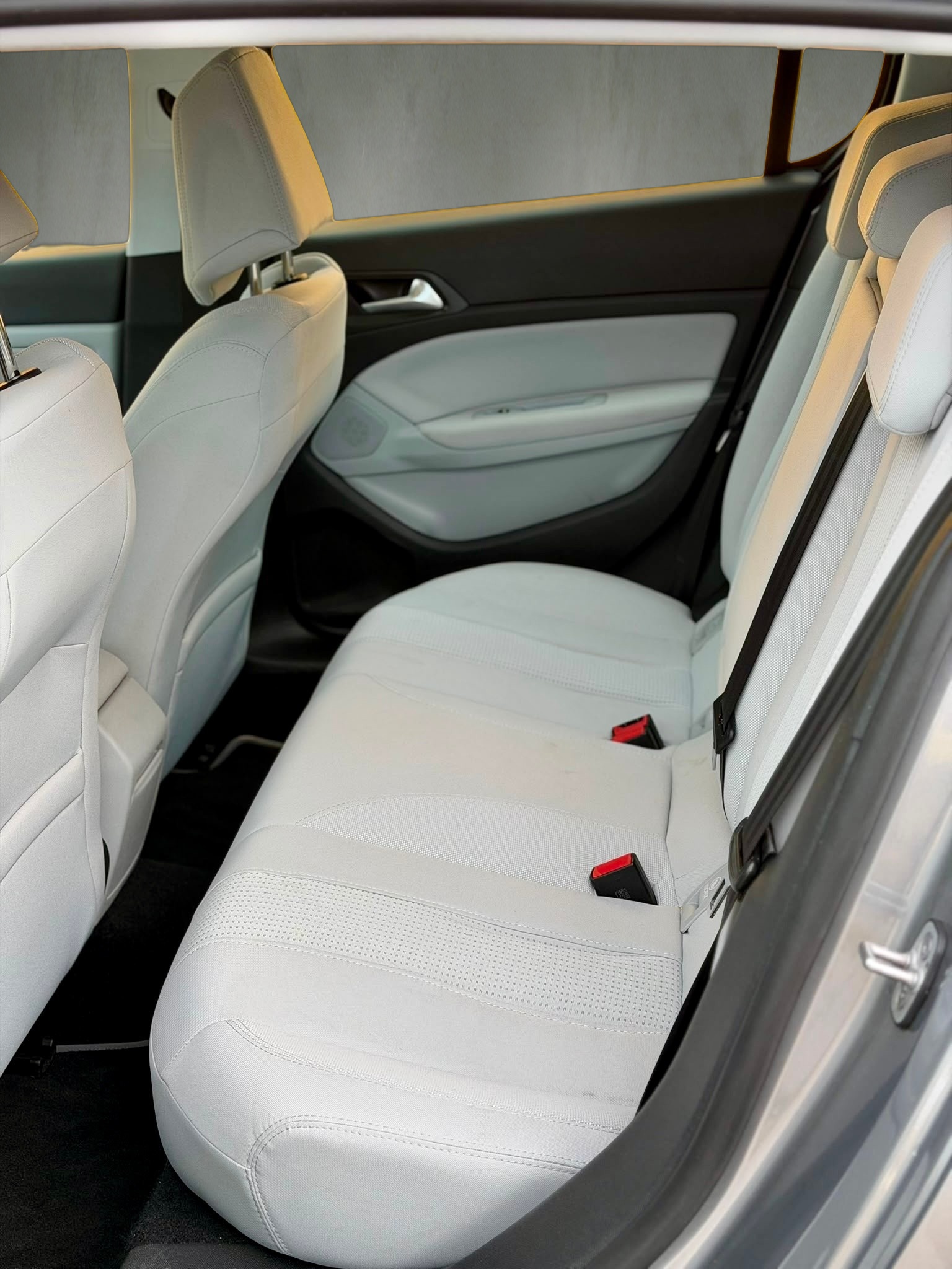 PEUGEOT 308 1.2 THP Allure Automatic-image-9