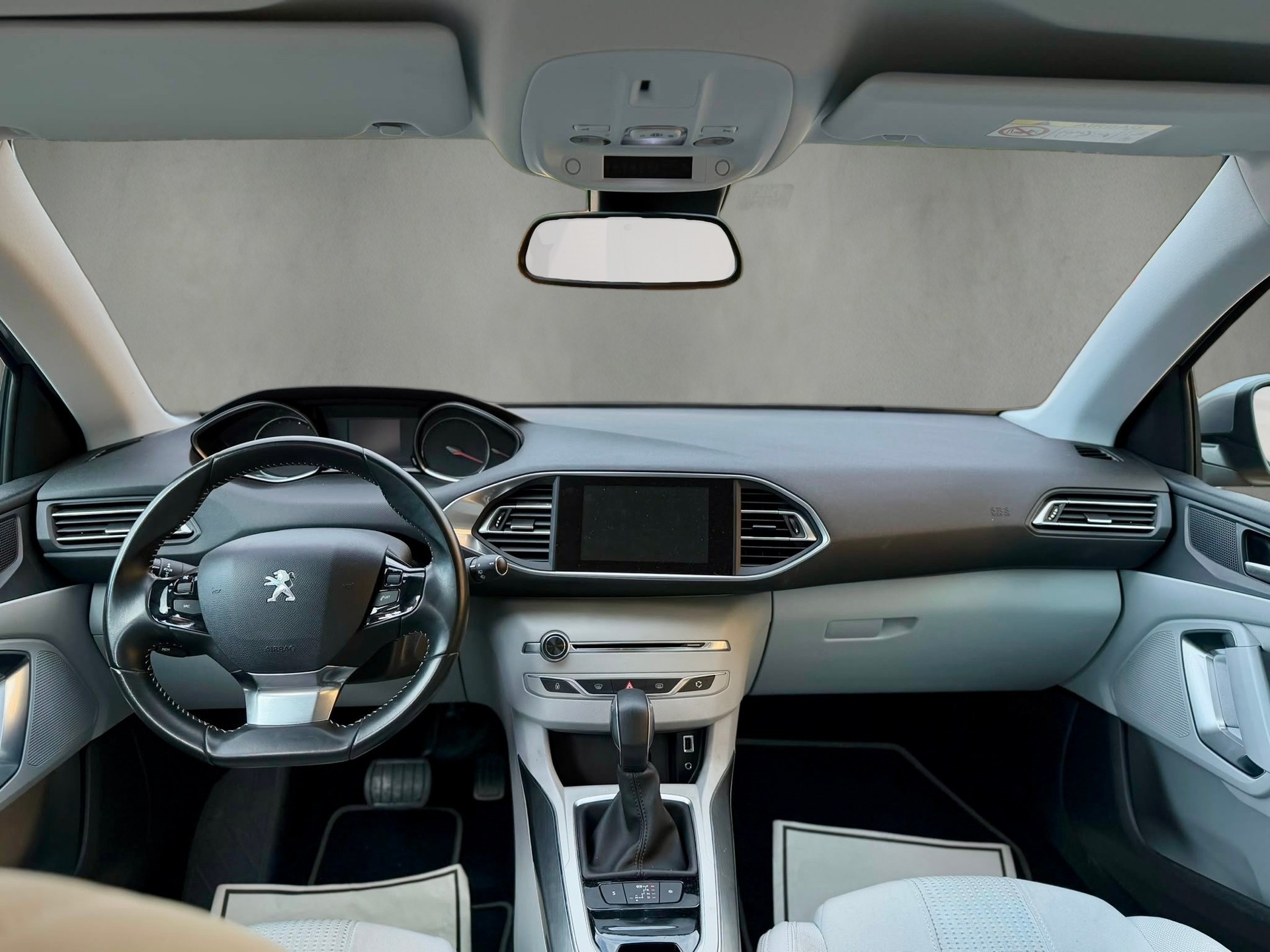PEUGEOT 308 1.2 THP Allure Automatic-image-10