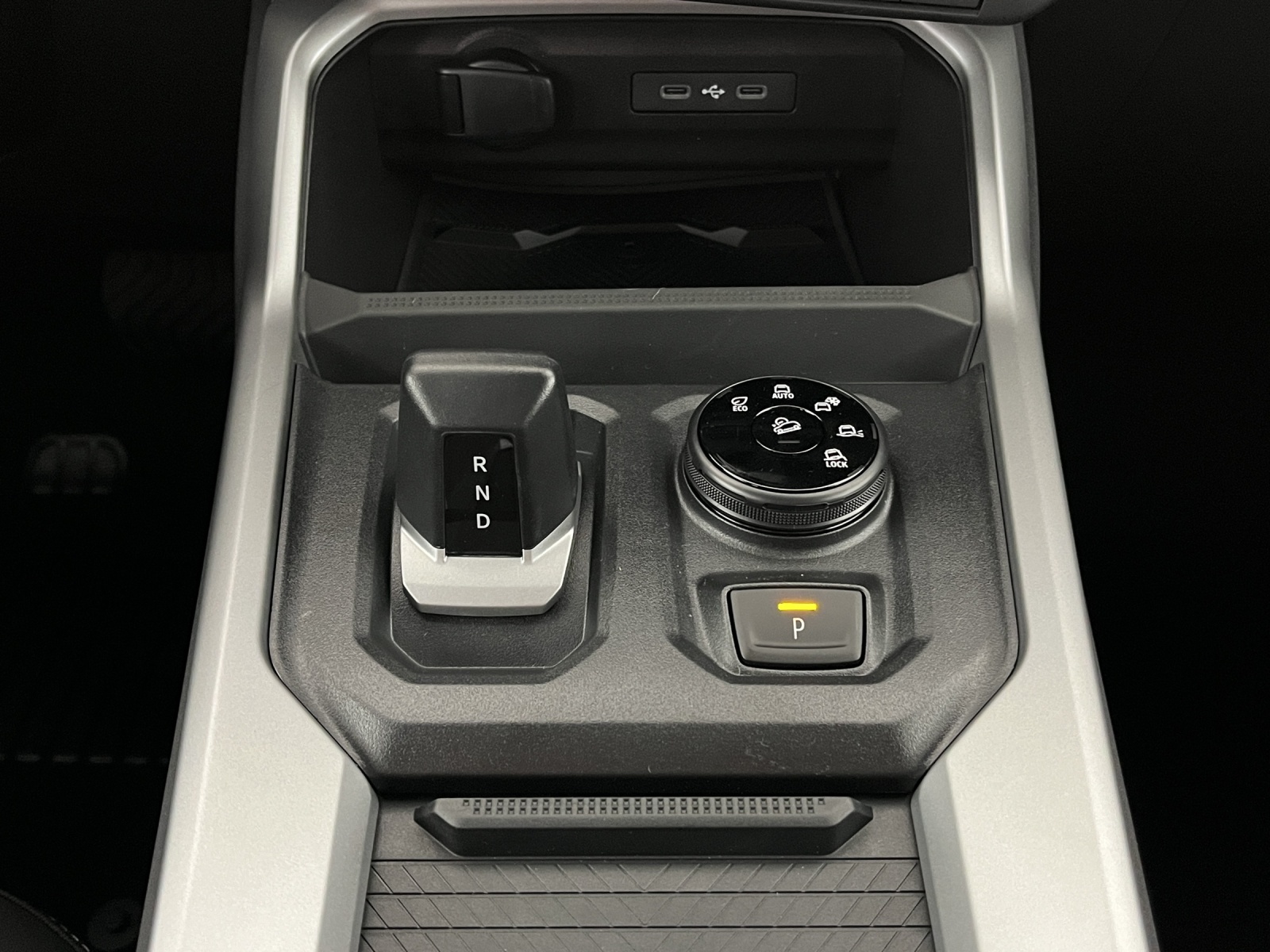 DACIA Bigster 1.2 Hybrid Journey 4WD-image-13