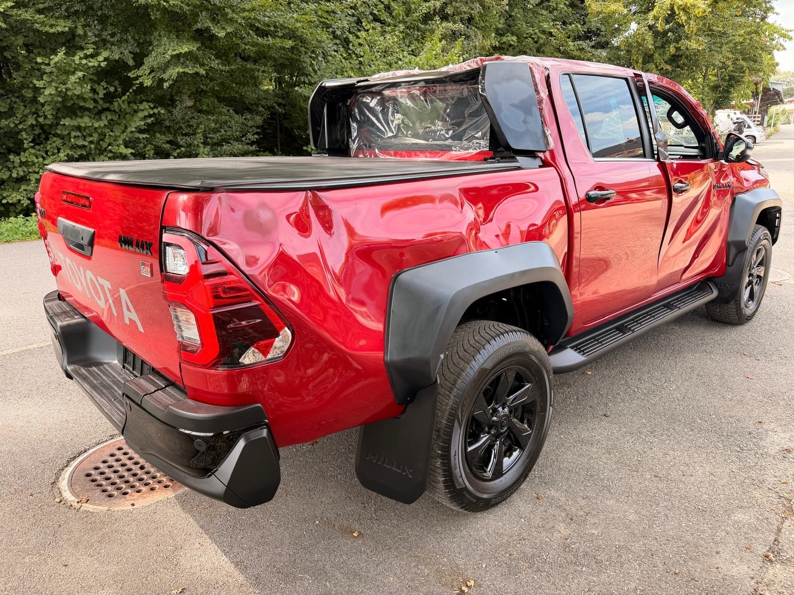 TOYOTA Hilux 2.8d GR Sport II Double Cab 4x4 A-image-2