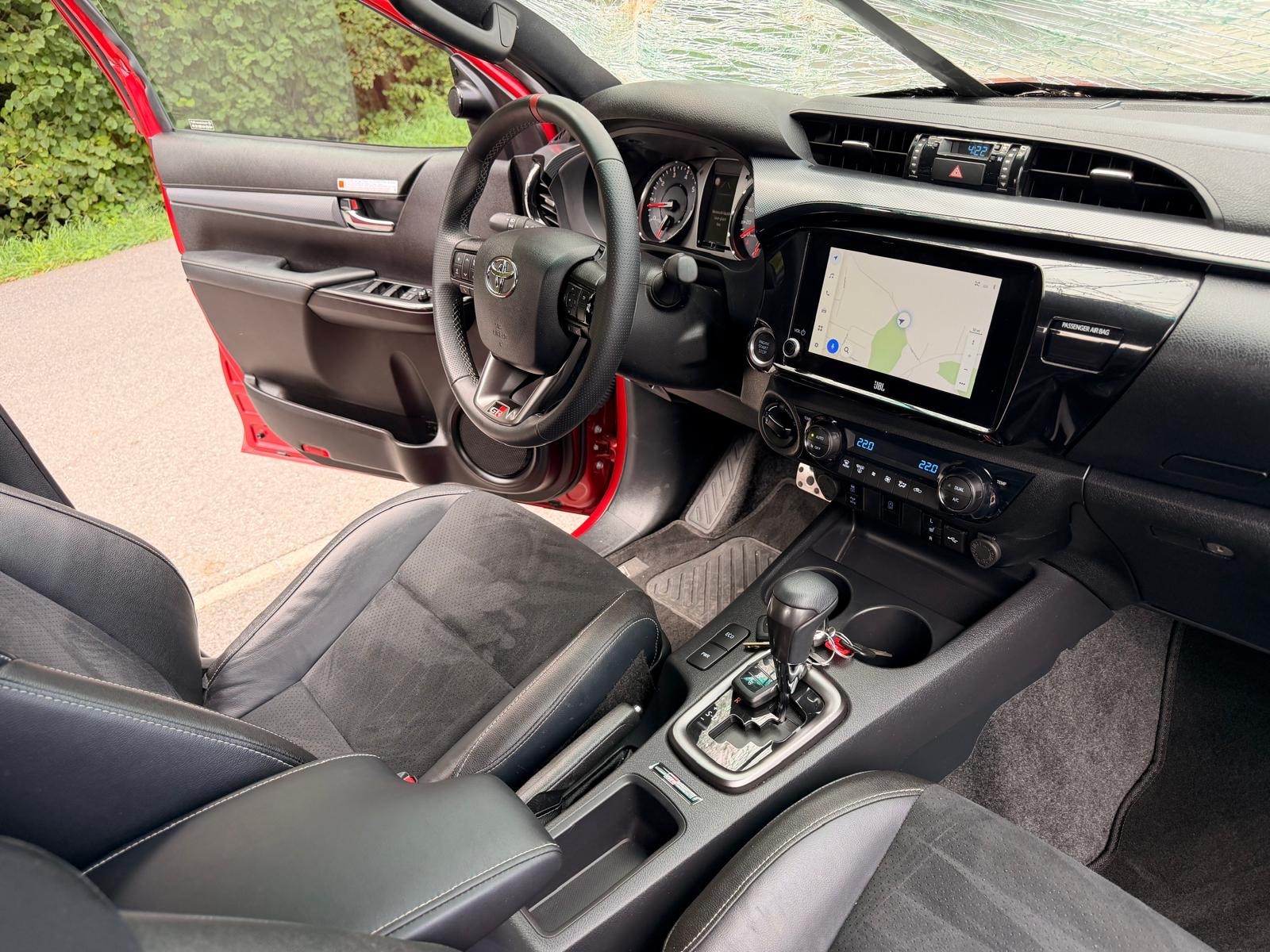 TOYOTA Hilux 2.8d GR Sport II Double Cab 4x4 A-image-13