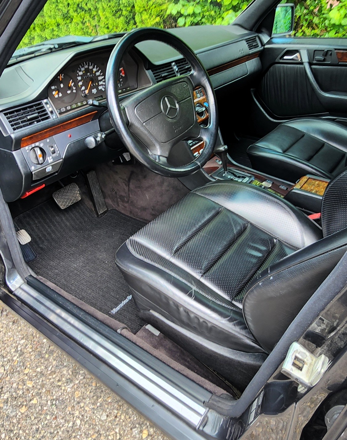 MERCEDES-BENZ 500 E Automatic-image-9