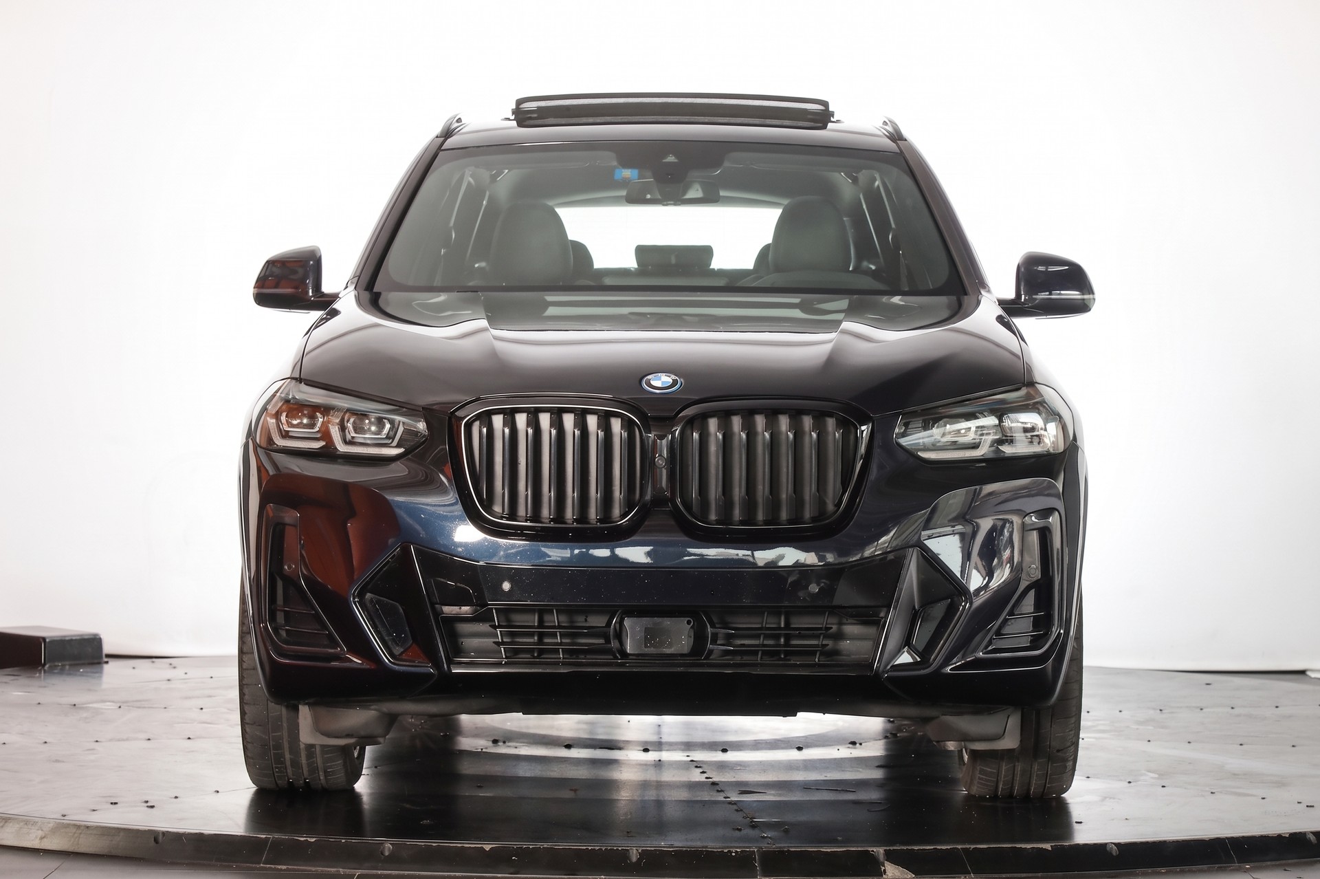 BMW X3 xDrive 30e M Sport Carbonschwarz * Attelage * Driving Assistant Pro-image-1