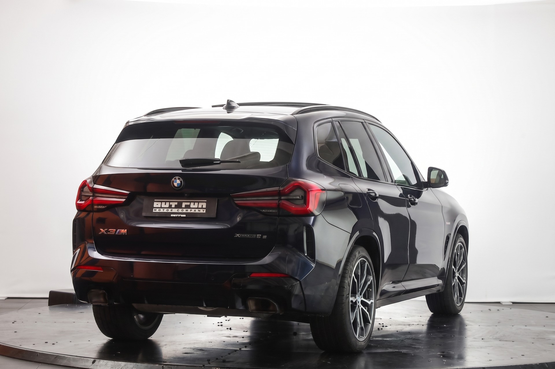 BMW X3 xDrive 30e M Sport Carbonschwarz * Attelage * Driving Assistant Pro-image-3