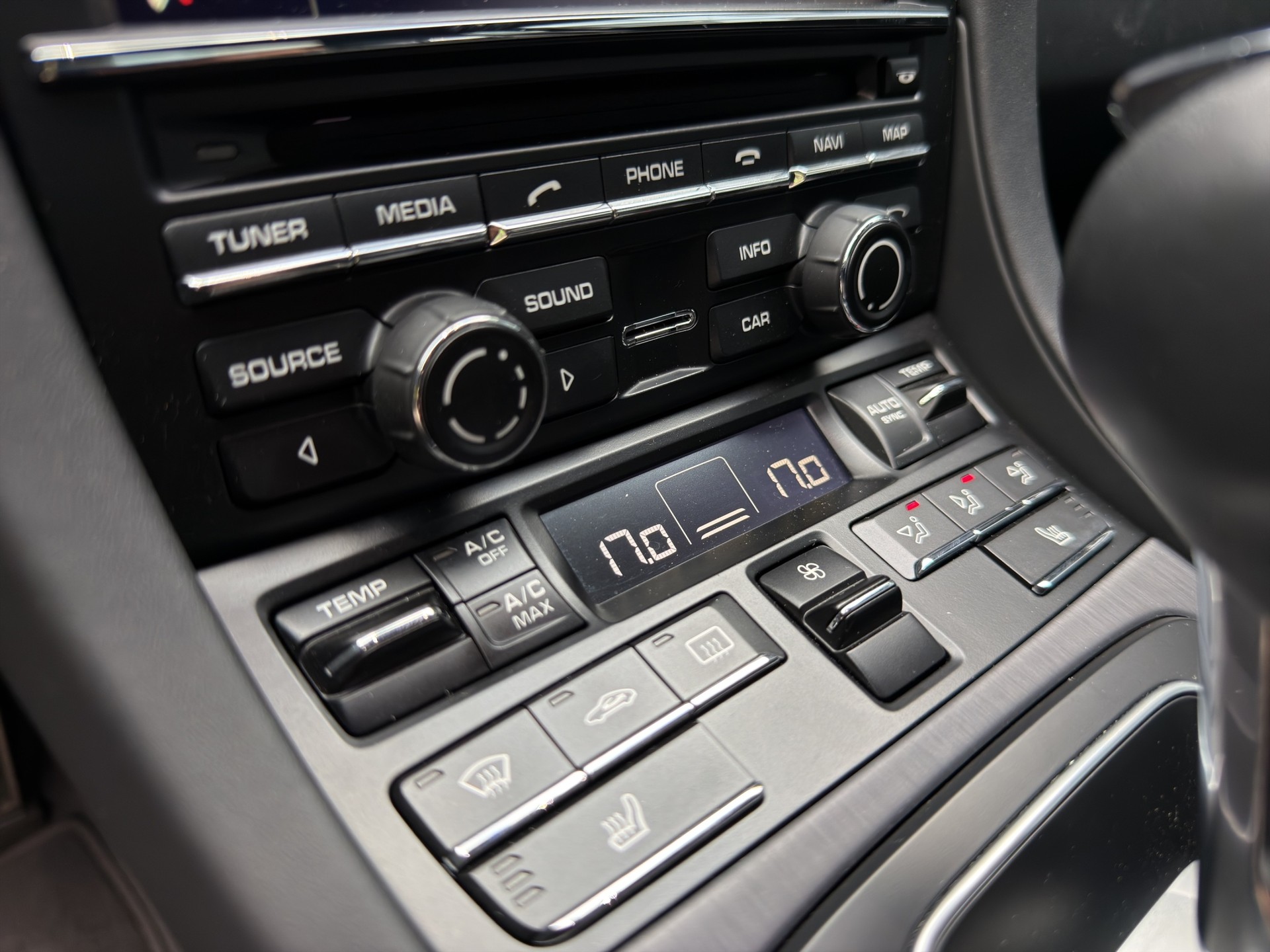 PORSCHE 911 Carrera GTS PDK-image-20