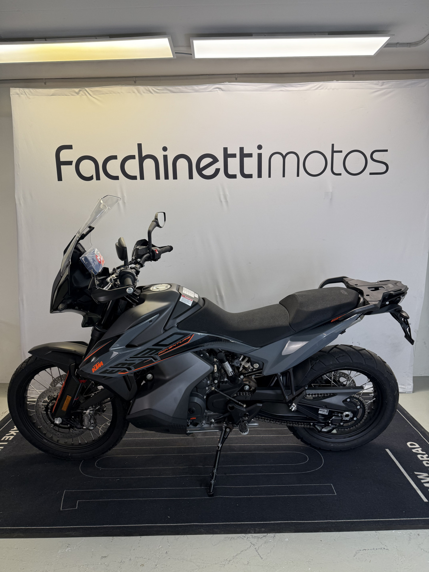 KTM 890 Adventure-showroom-element-3