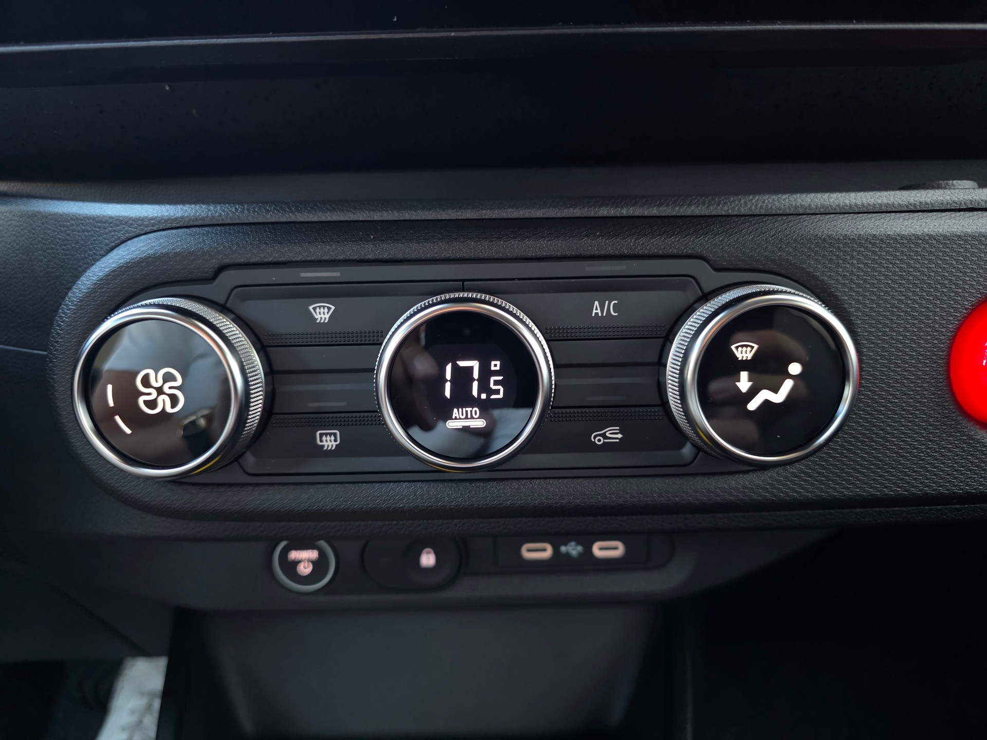 RENAULT Twingo E-Tech 27kWh Techno-image-9
