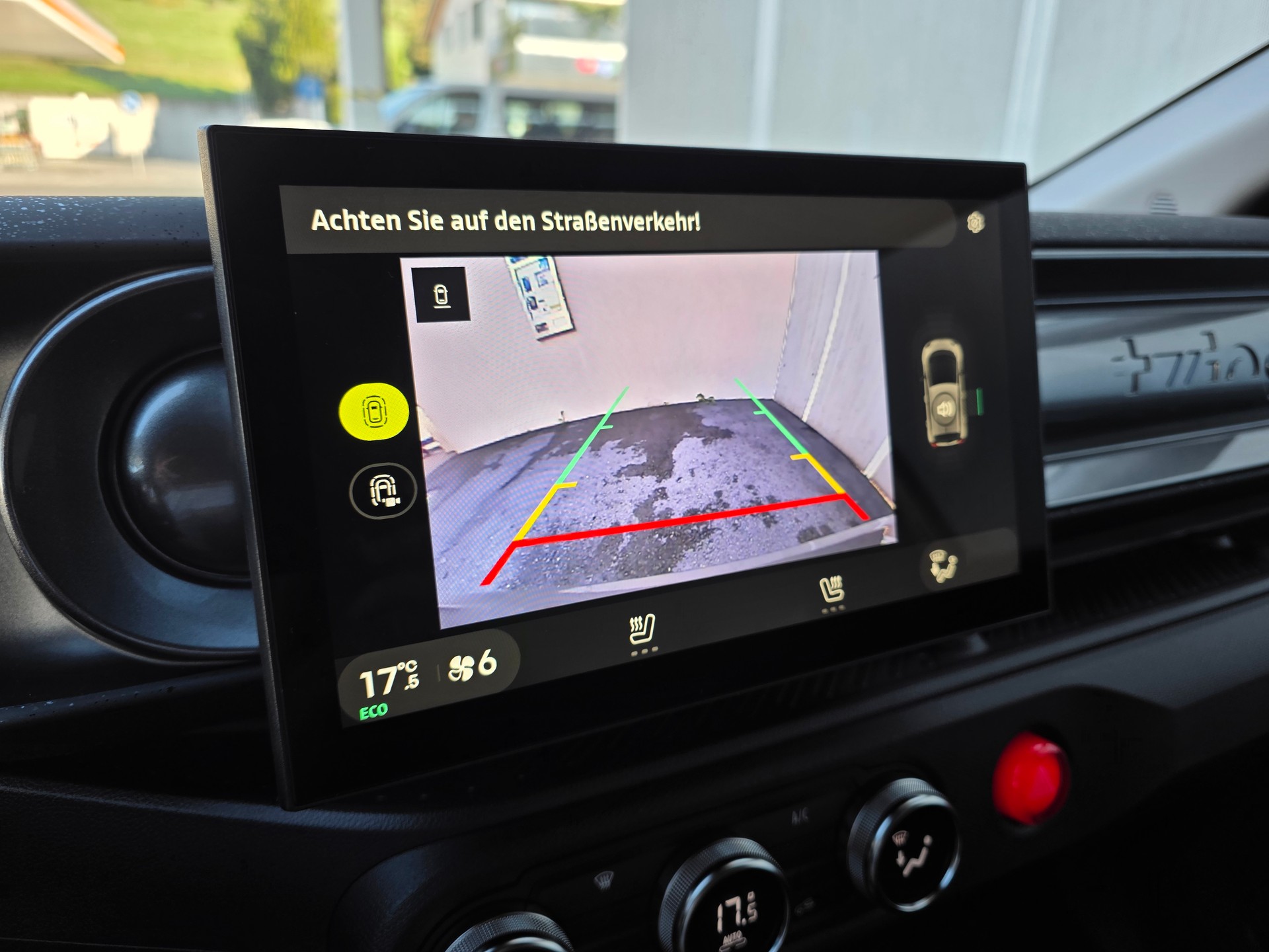 RENAULT Twingo E-Tech 27kWh Techno-image-8