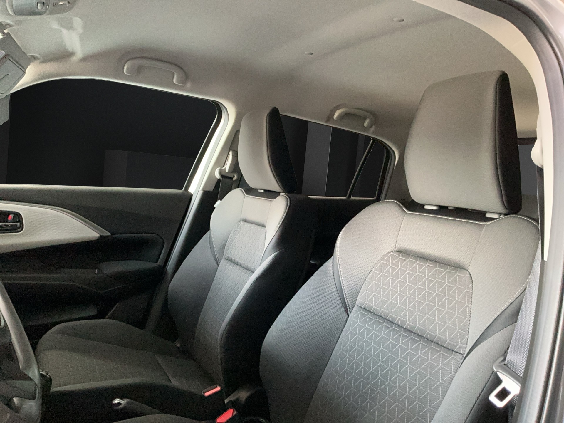 SUZUKI Swift 1.2 Sakura Top Hybrid 4x4-image-9