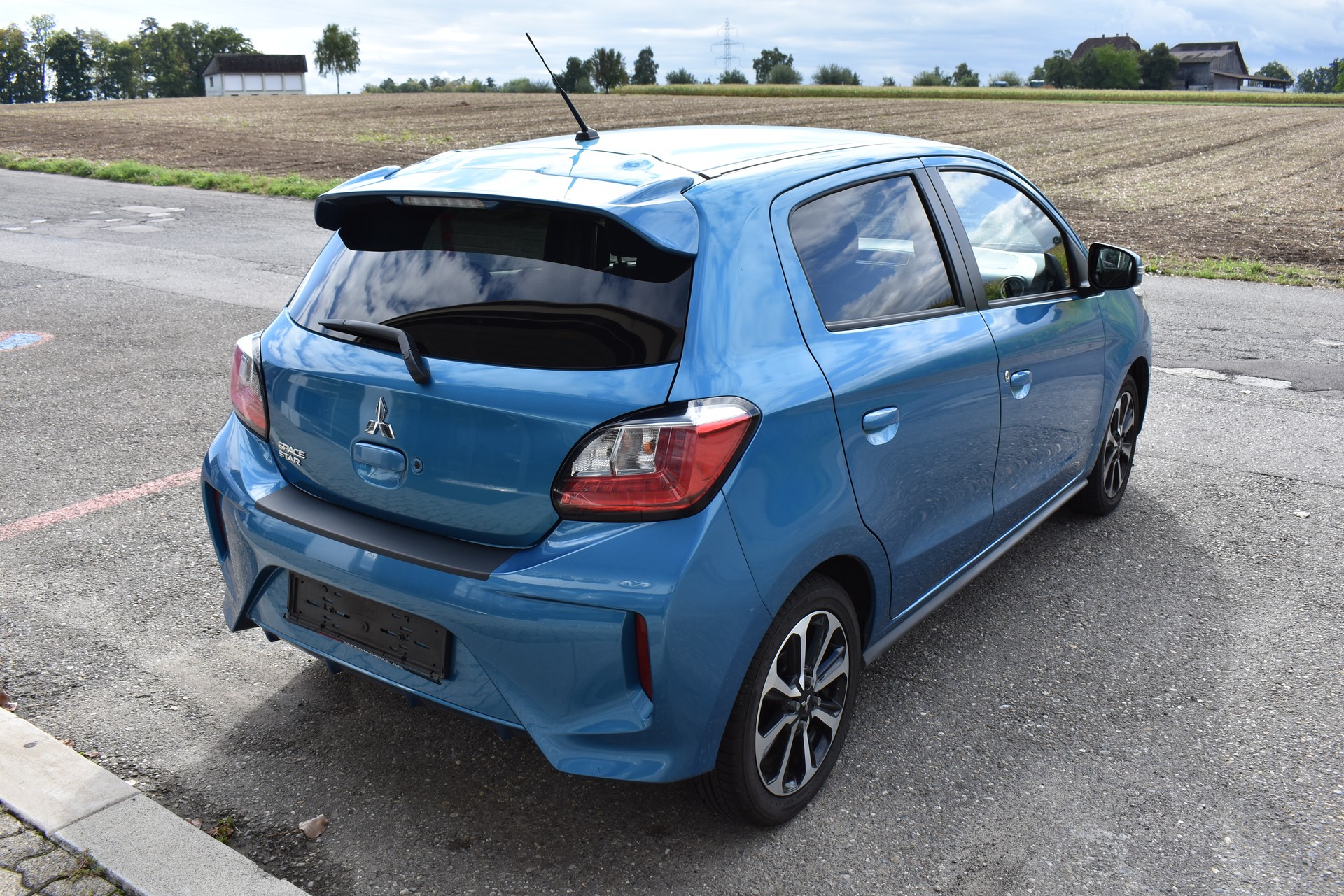 MITSUBISHI Space Star 1.2 CVT Intense+-image-3