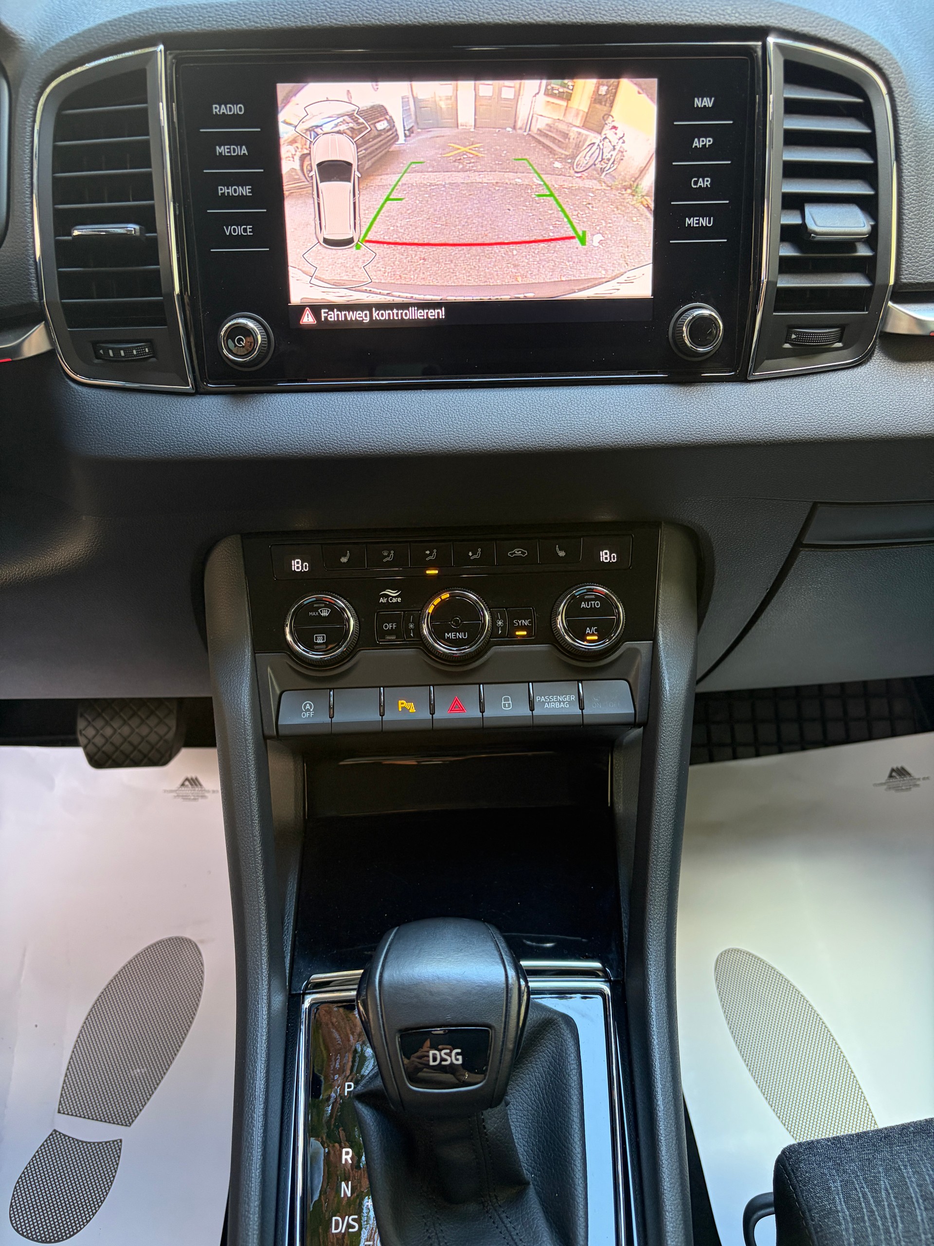 SKODA Karoq 1.5 TSI ACT Style DSG-image-14