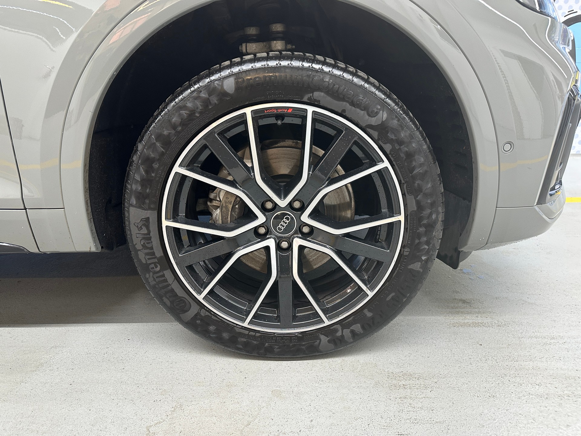 AUDI Q5 Sportback 40 TDI S line quattro S-tronic-image-6