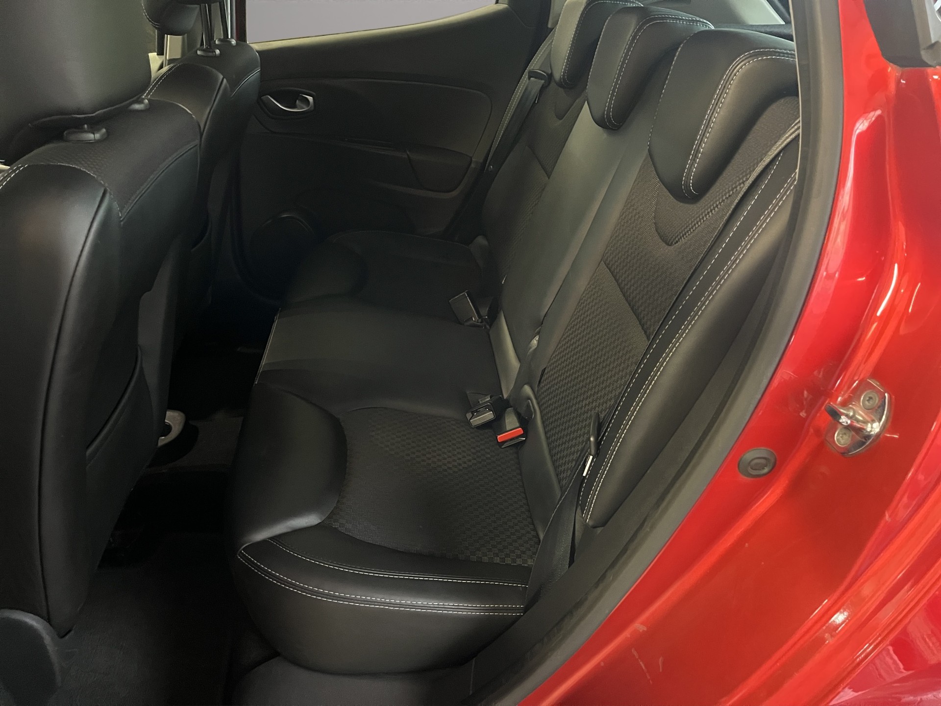 RENAULT Clio 0.9 12V Intens-image-9