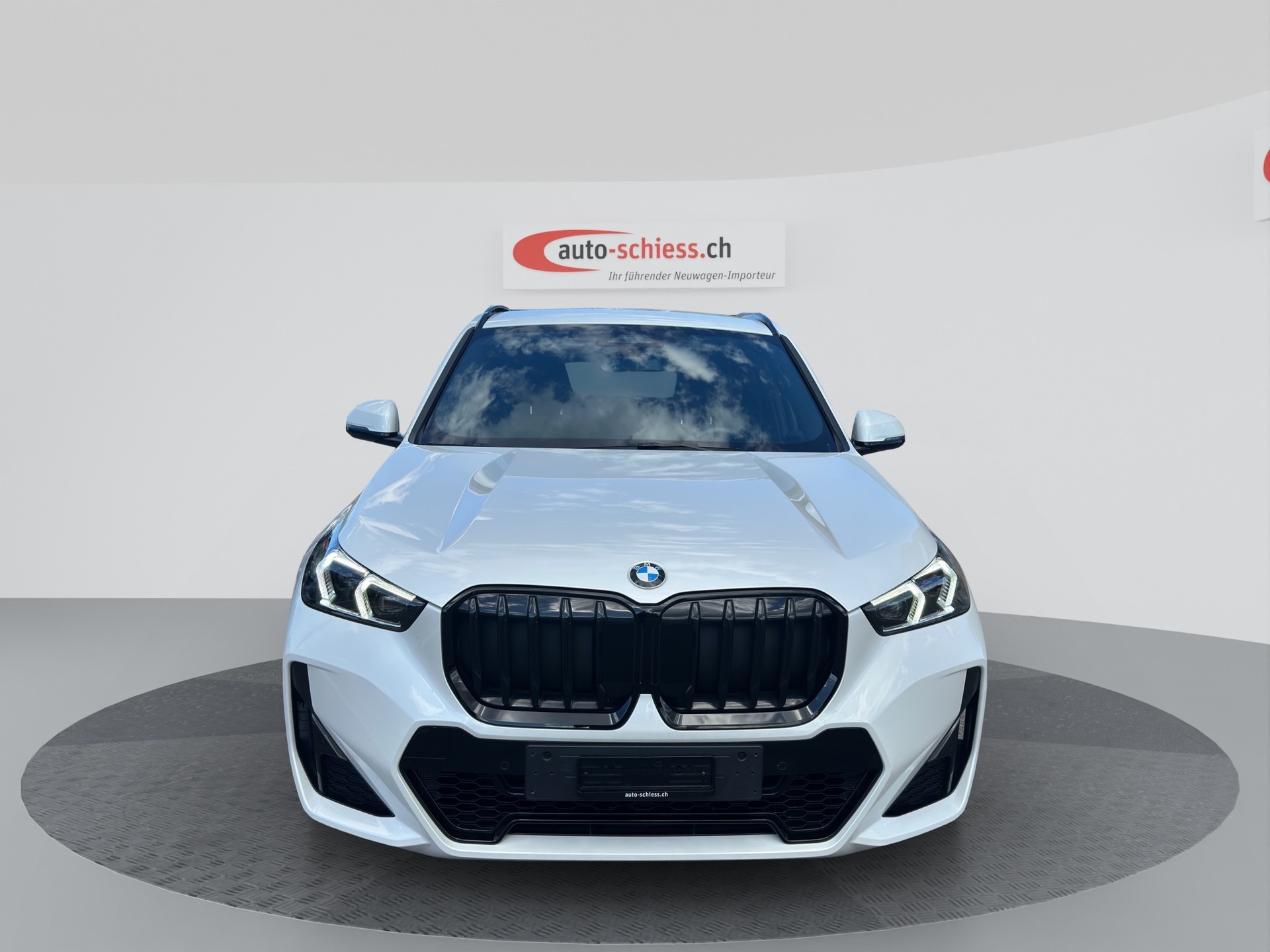 BMW X1 xDrive 23d 48V M Sport Shadow Line-image-1