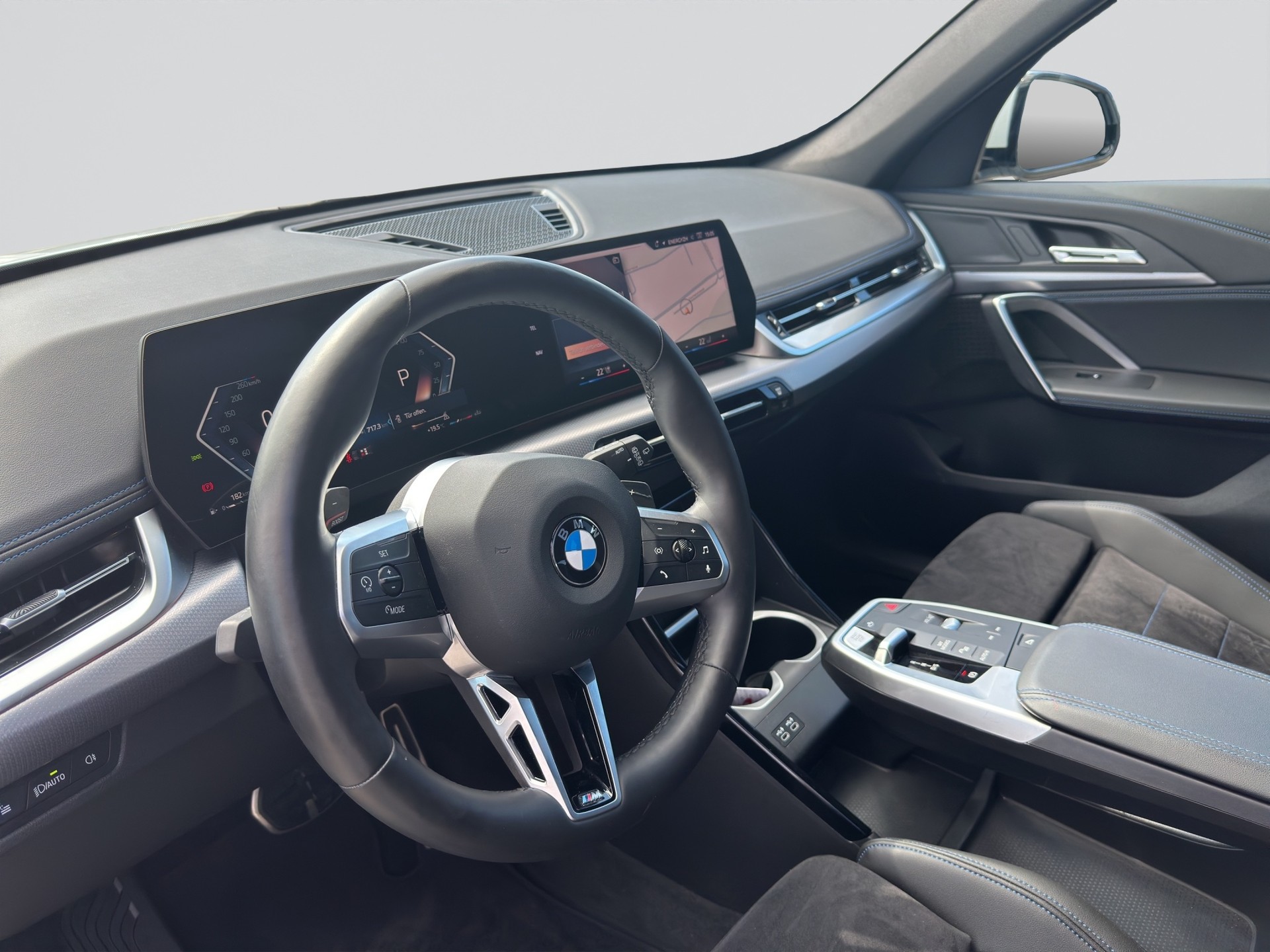 BMW X1 xDrive 23d 48V M Sport Shadow Line-image-6