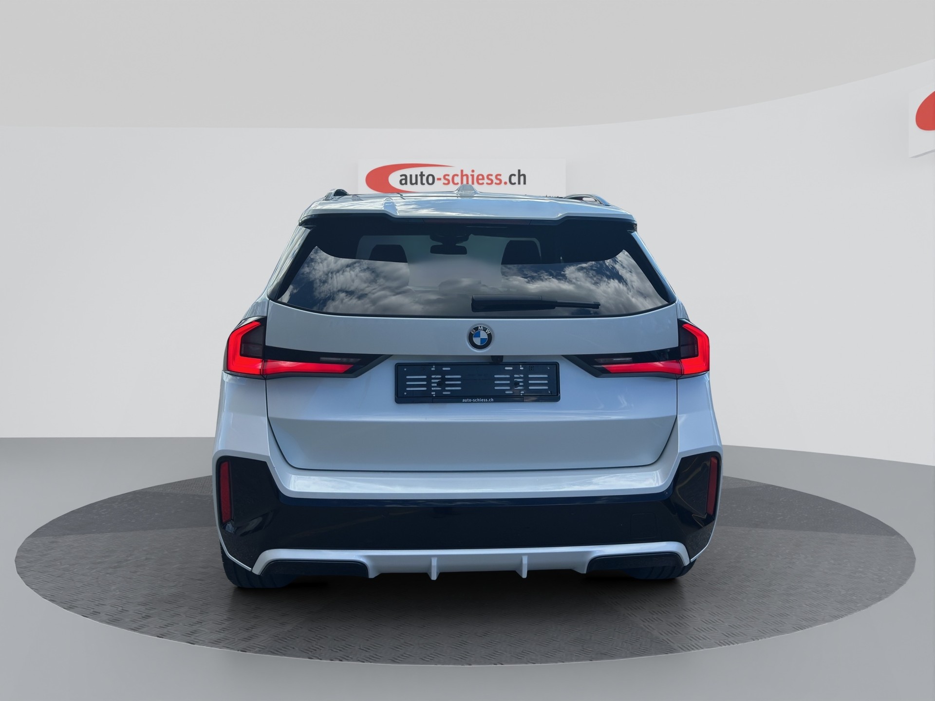 BMW X1 xDrive 23d 48V M Sport Shadow Line-image-2