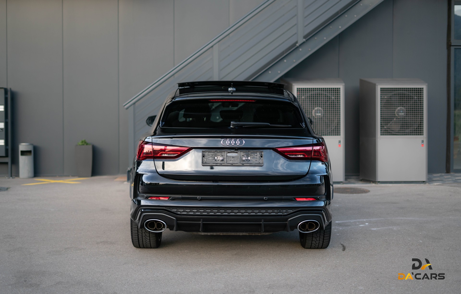 AUDI RS Q3 Sportback quattro S tronic-image-4