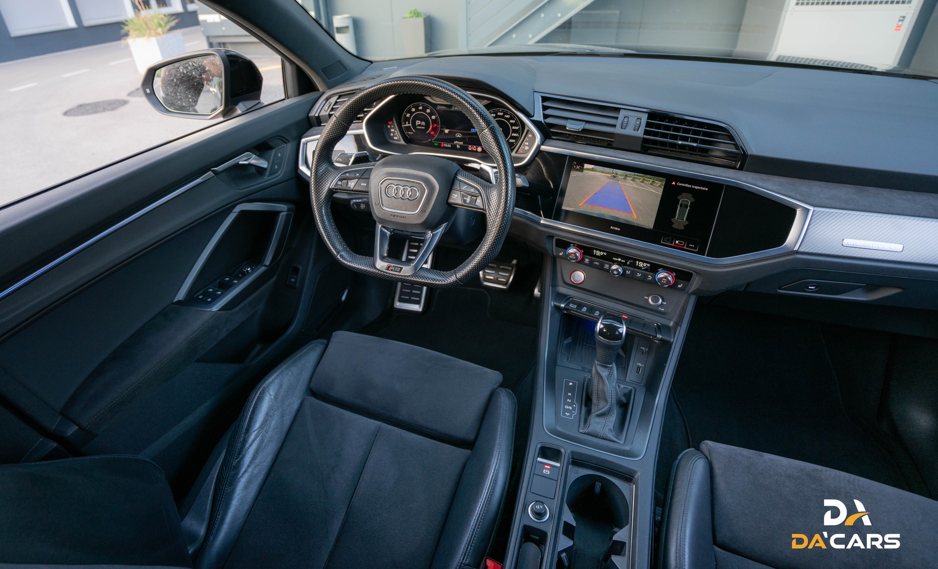 AUDI RS Q3 Sportback quattro S tronic-image-11
