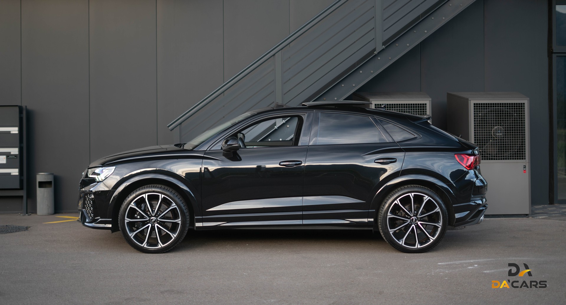 AUDI RS Q3 Sportback quattro S tronic-showroom-element-2