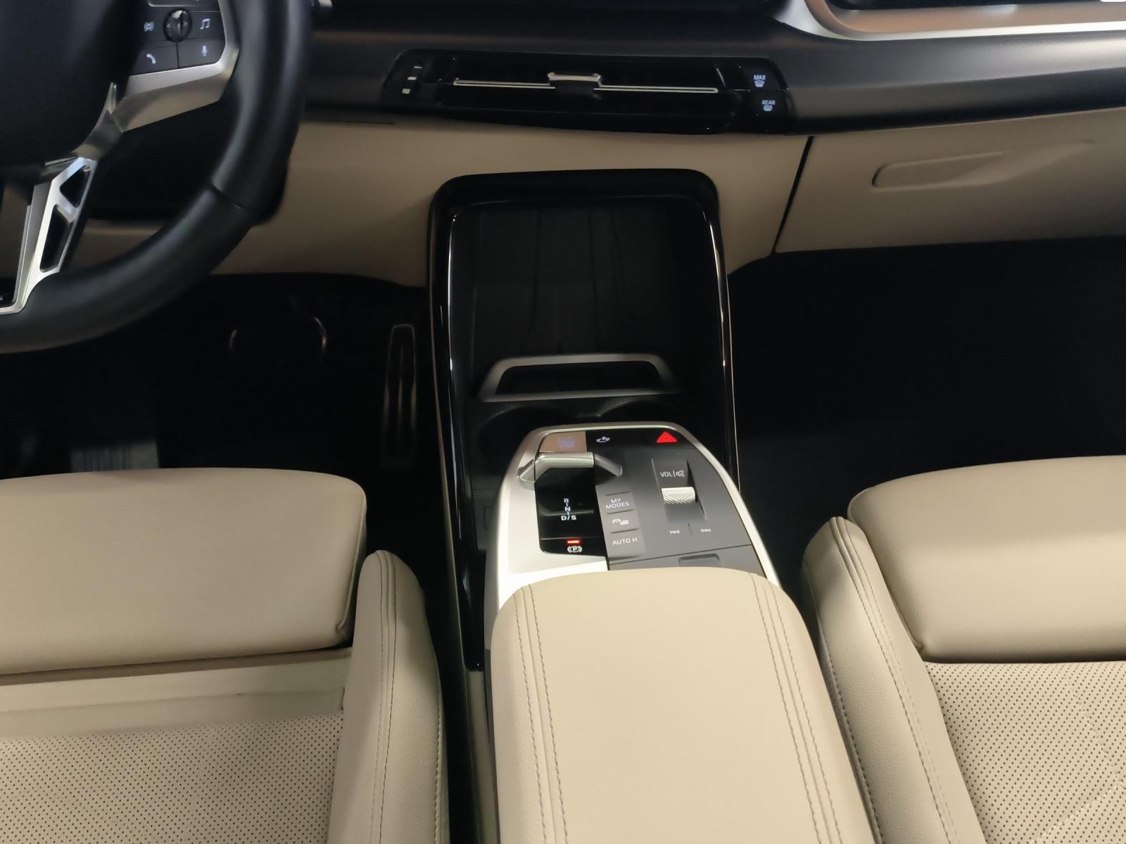 BMW 2er Reihe U06 Active Tourer 225e xDrive paddles-image-19