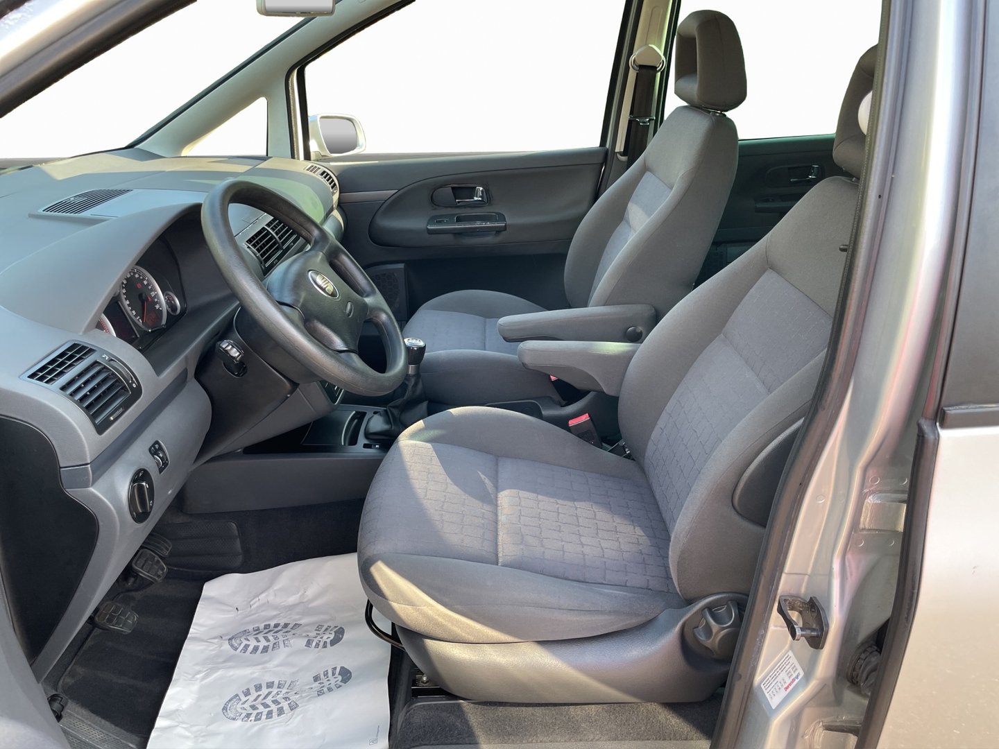SEAT Alhambra 1.8 T Reference – 7 places, climatisation, idéale famille-image-9
