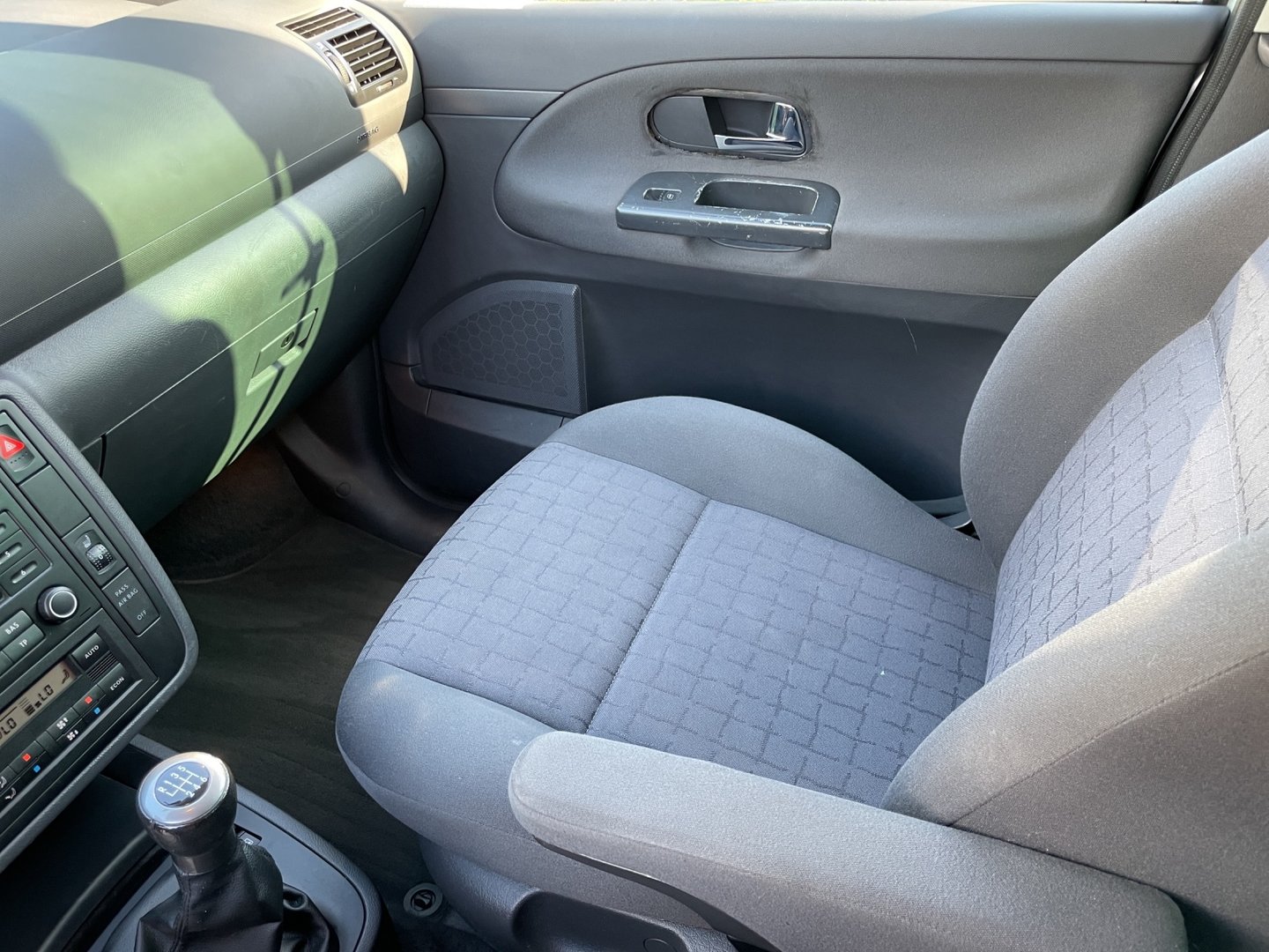 SEAT Alhambra 1.8 T Reference – 7 places, climatisation, idéale famille-image-13