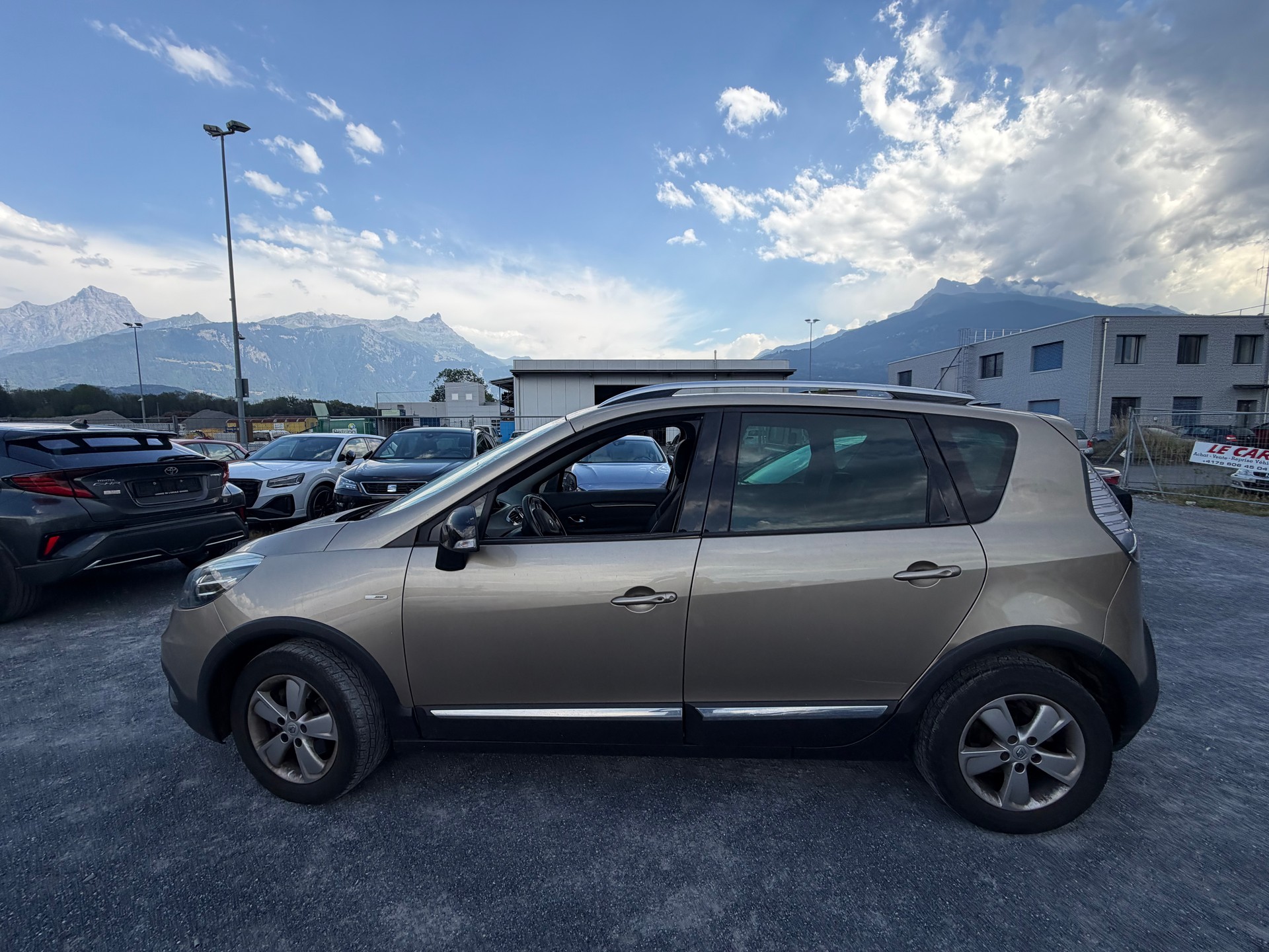 RENAULT Scénic Xmod 1.2 16V Turbo Privilège-image-8