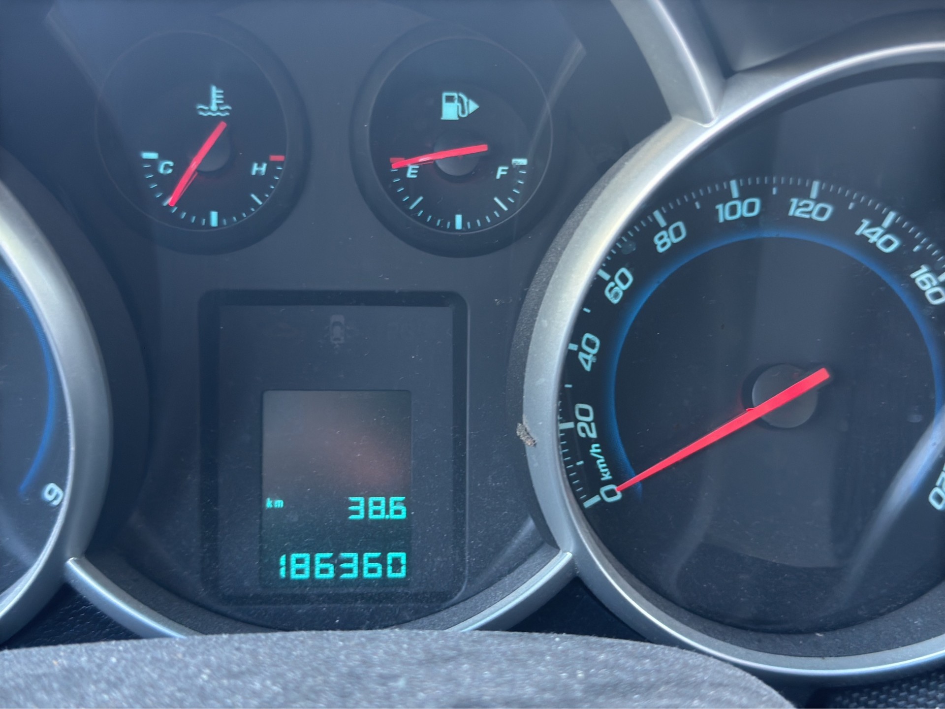 CHEVROLET Cruze 2.0 VCDi LT-image-9