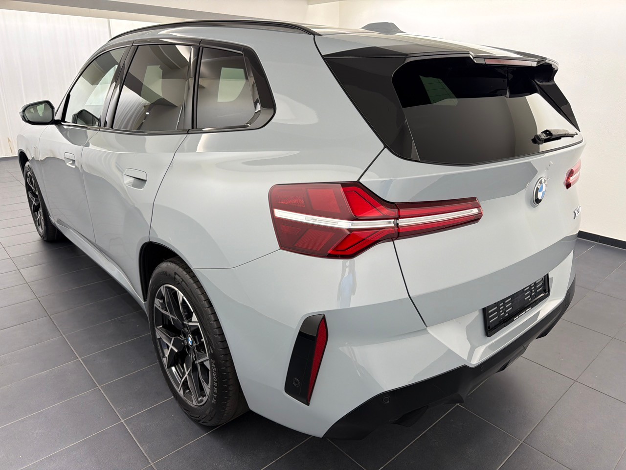 BMW X3 xDrive 48V 40d M Sport-showroom-element-1