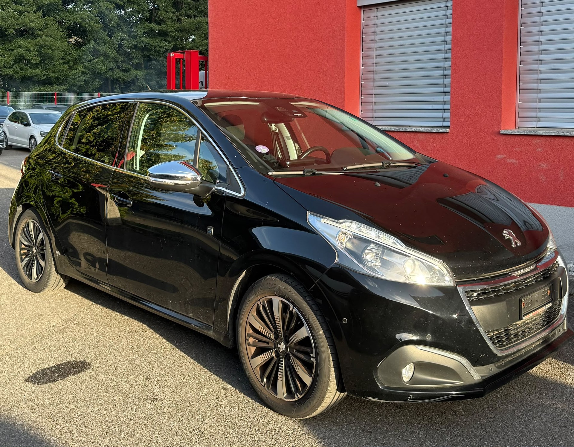 PEUGEOT 208 1.2 Allure Automatique-image-5