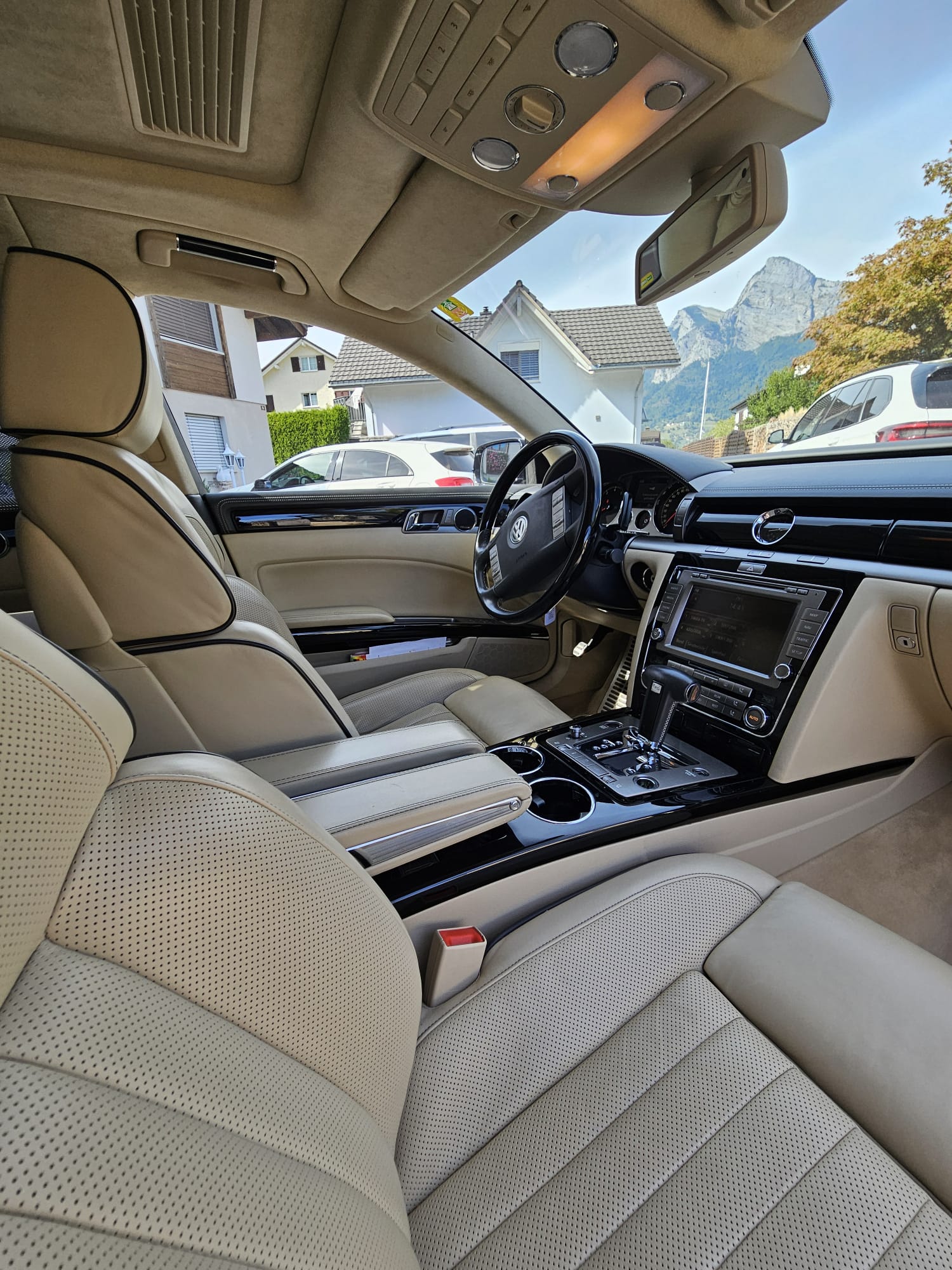 VW W12 LWB-image-4