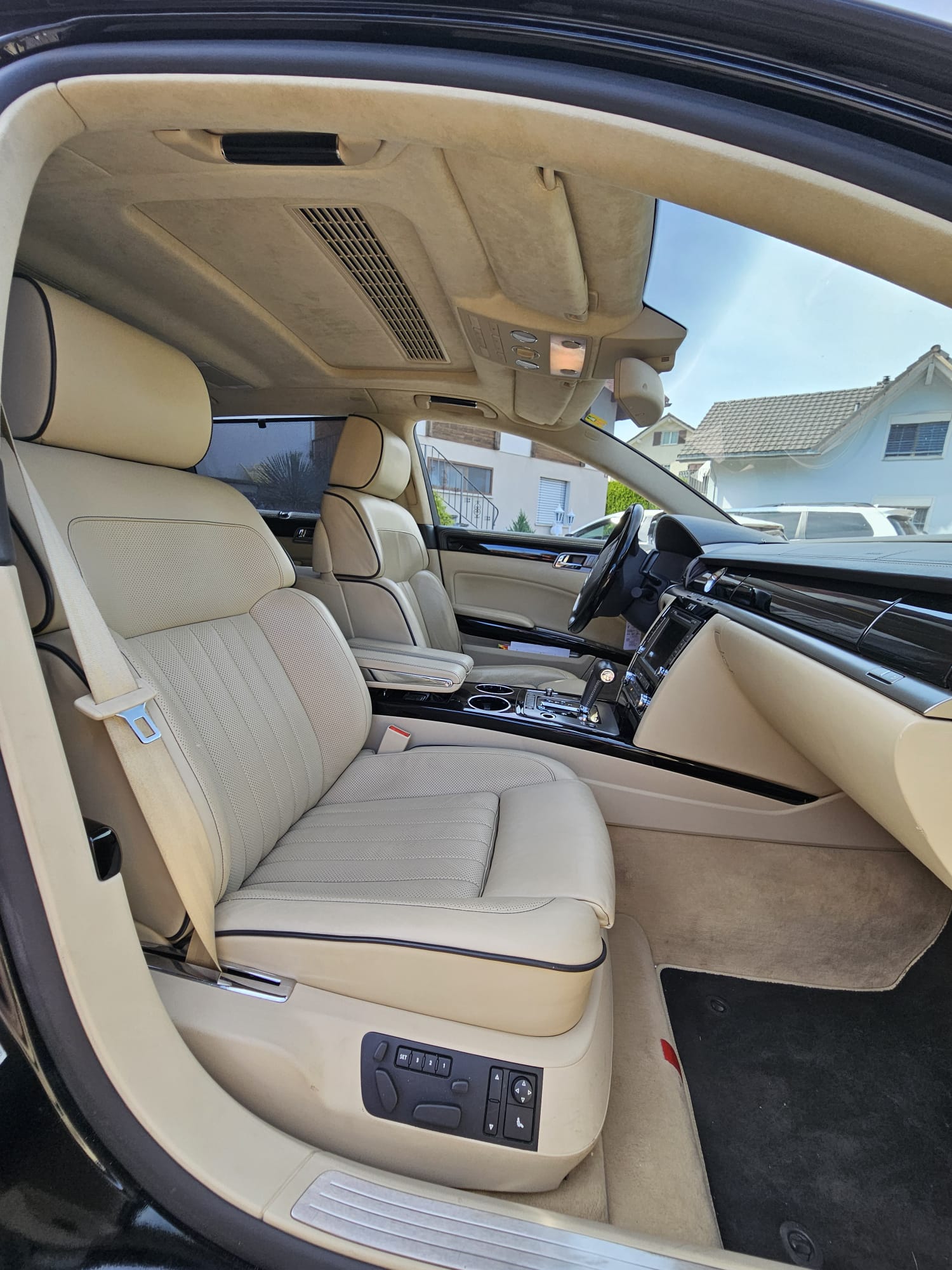 VW W12 LWB-image-6