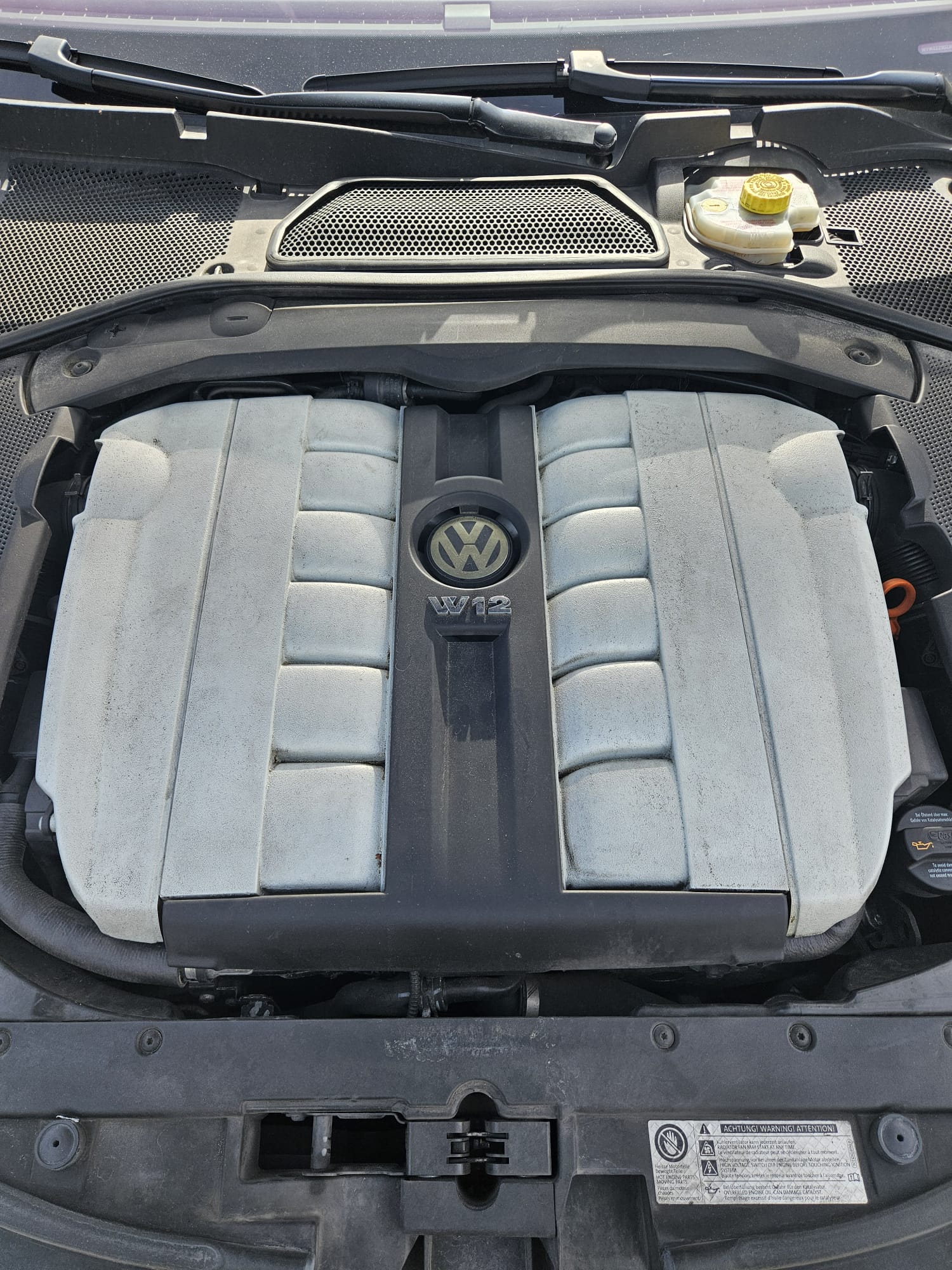 VW W12 LWB-image-8