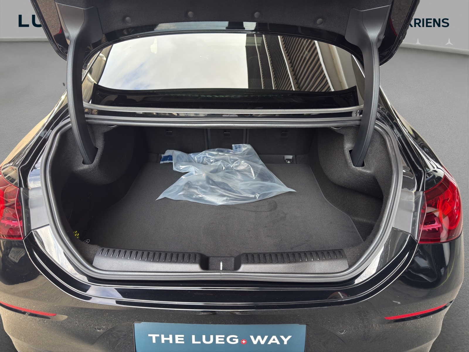 MERCEDES-BENZ CLA 350 4M - EQ - 85 kWh / Advanced Plus Paket / Smartphone Integration-image-14