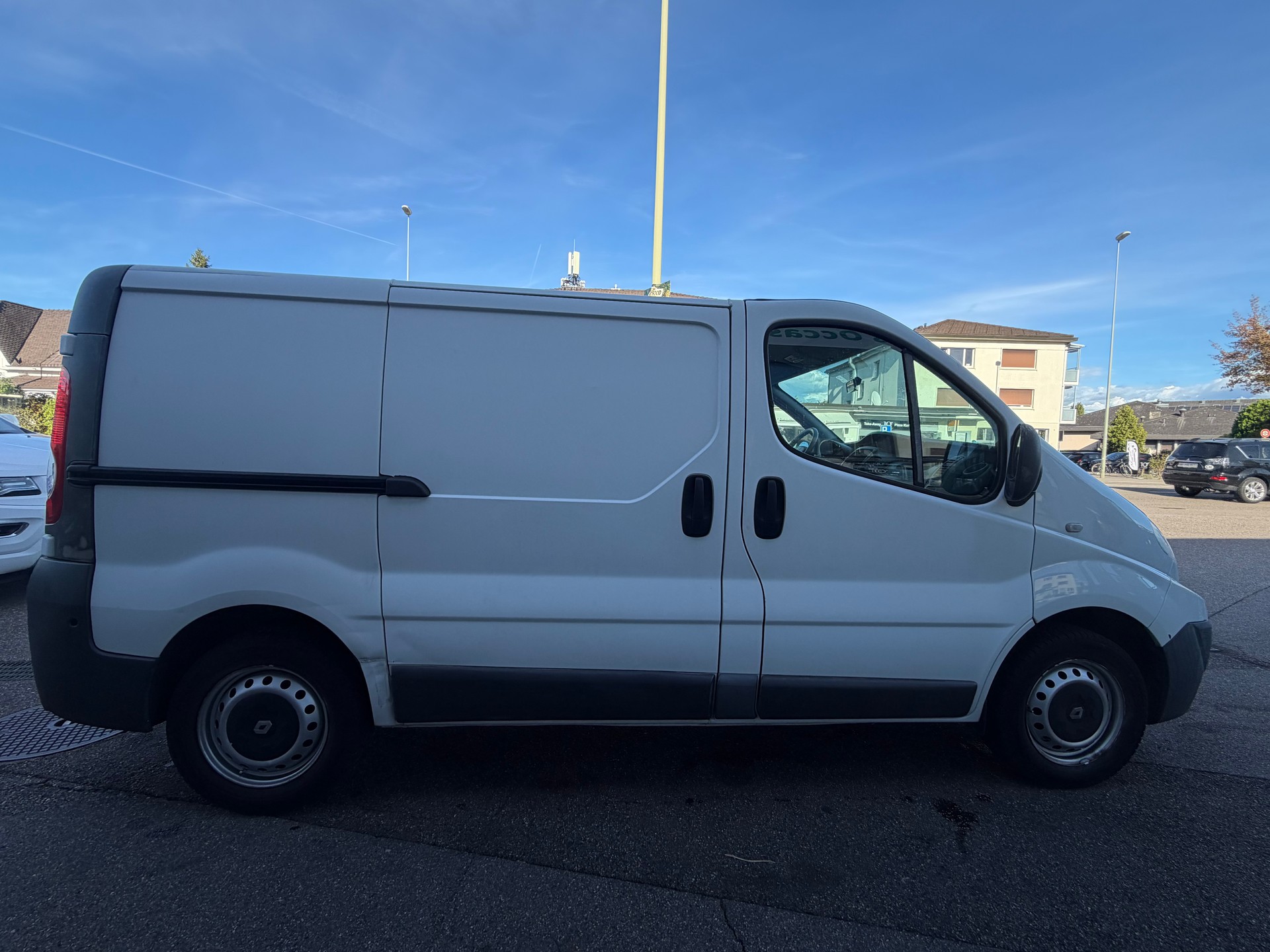 RENAULT Trafic 2.0 dCi 90 2.7t L1H1-image-5