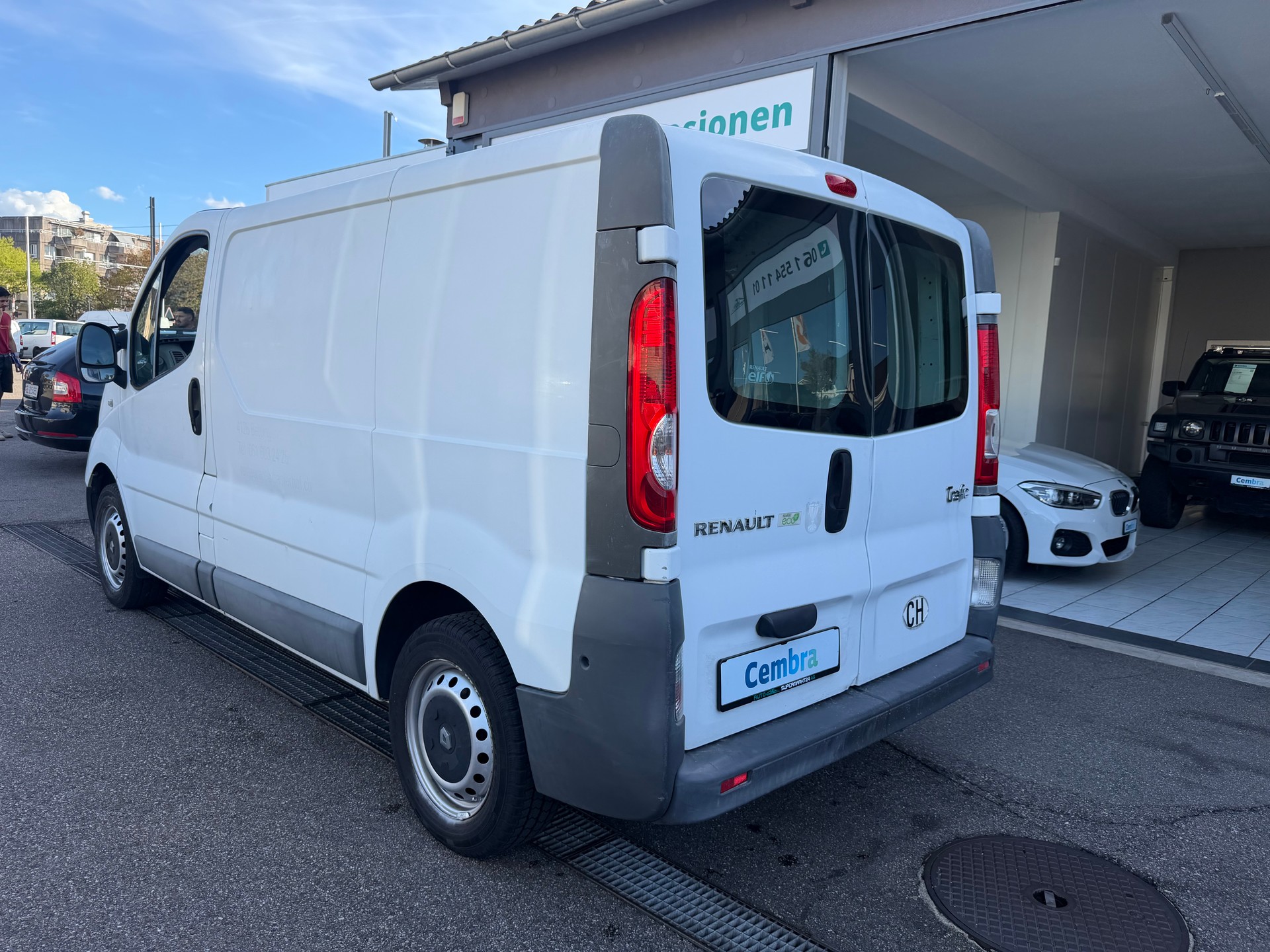 RENAULT Trafic 2.0 dCi 90 2.7t L1H1-image-2