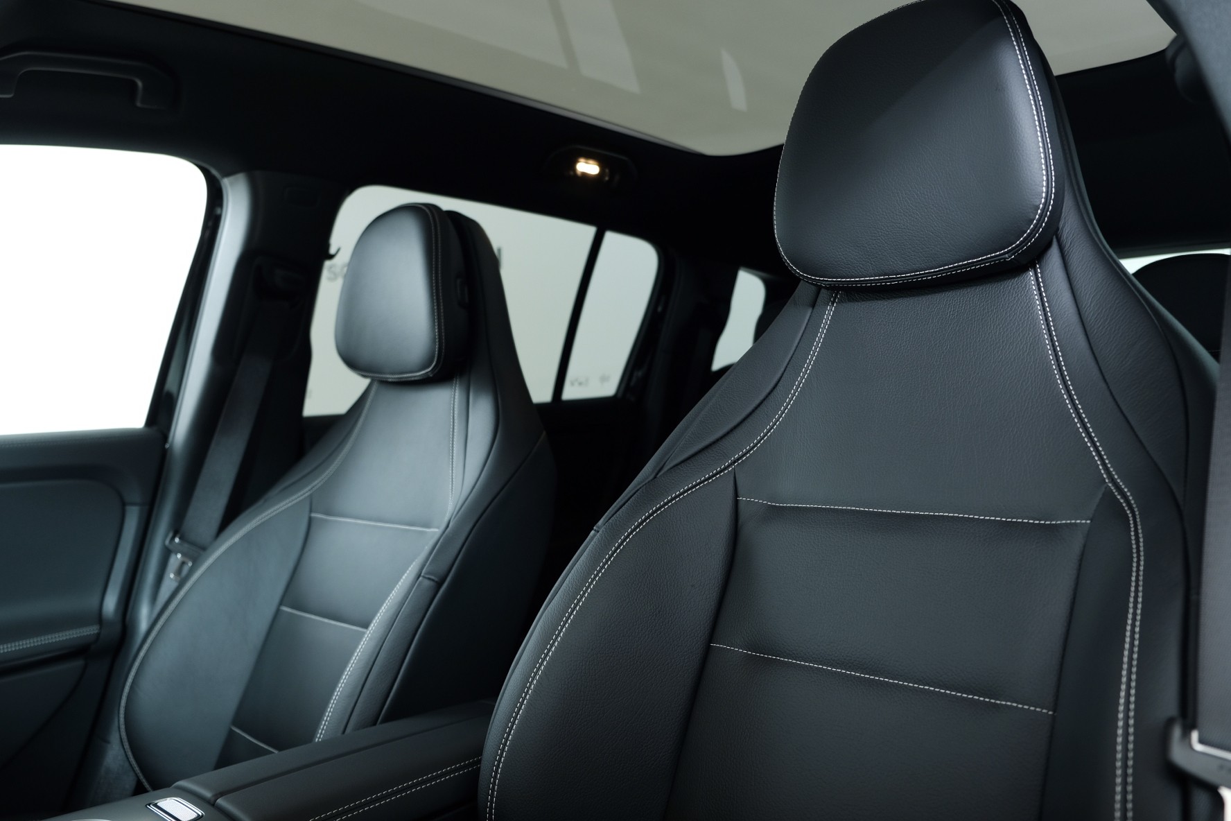 MERCEDES-BENZ GLB 220 4matic X248-image-10