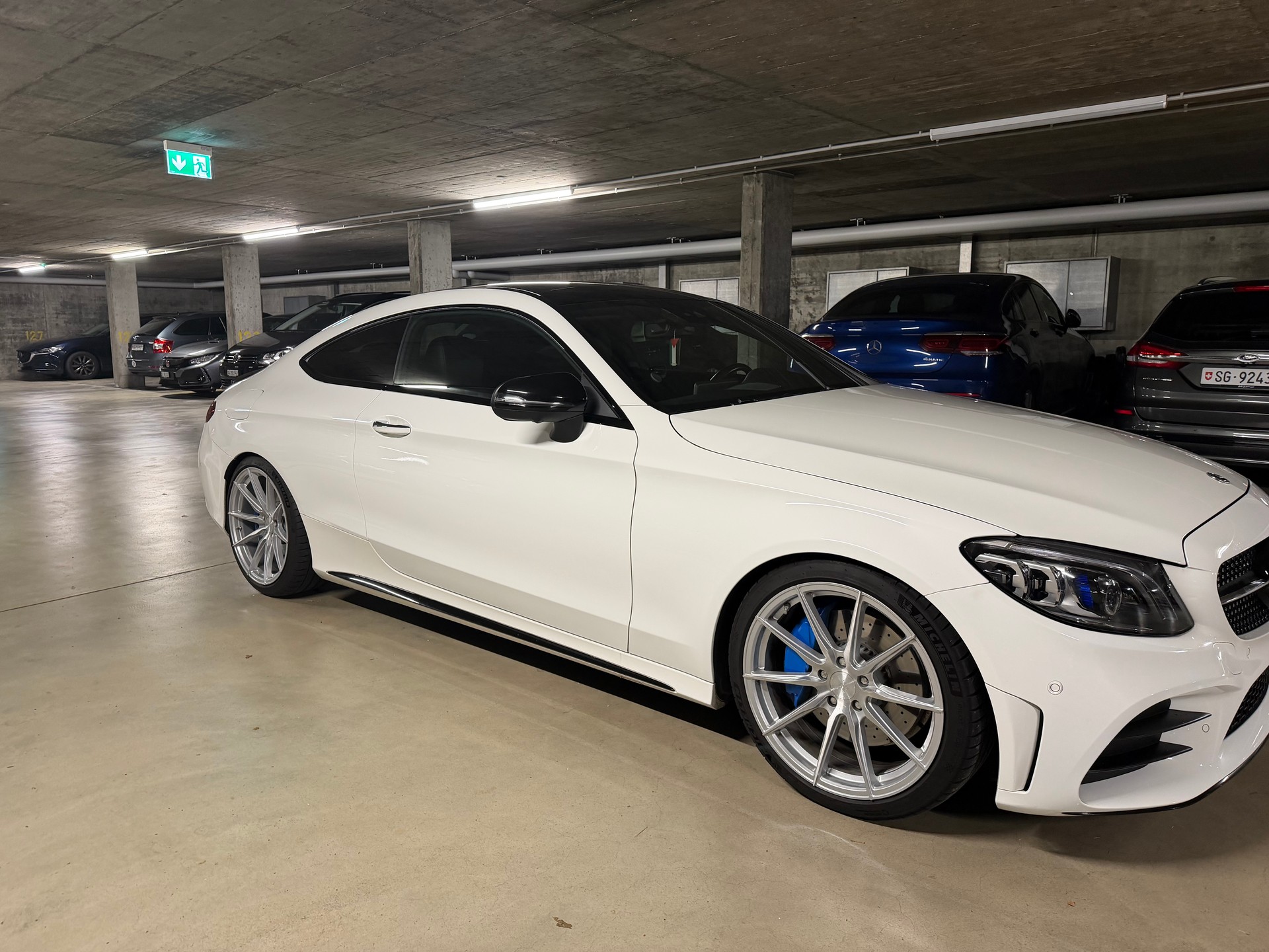 MERCEDES-BENZ C 300 AMG Line-image-3