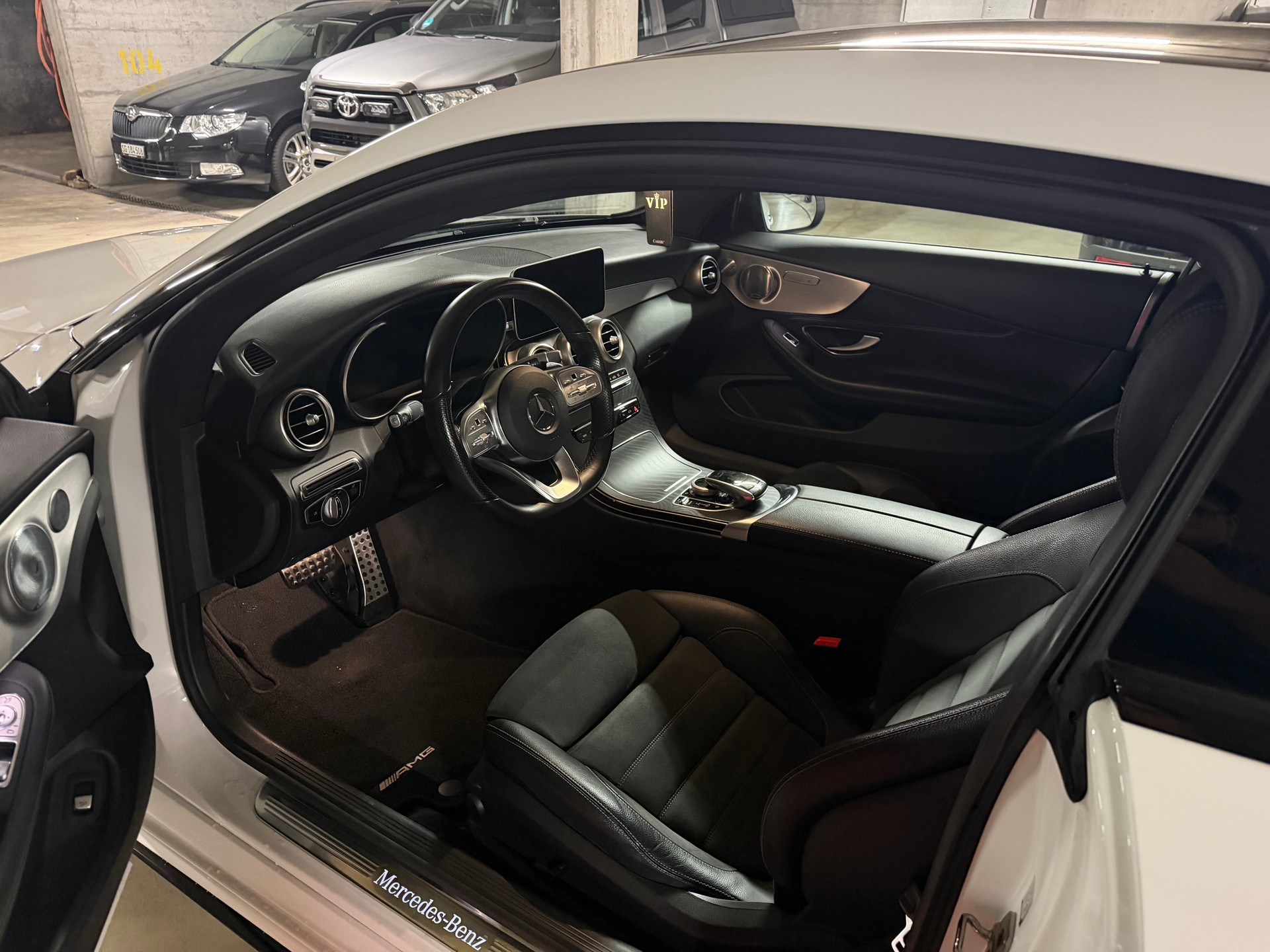 MERCEDES-BENZ C 300 AMG Line-image-4