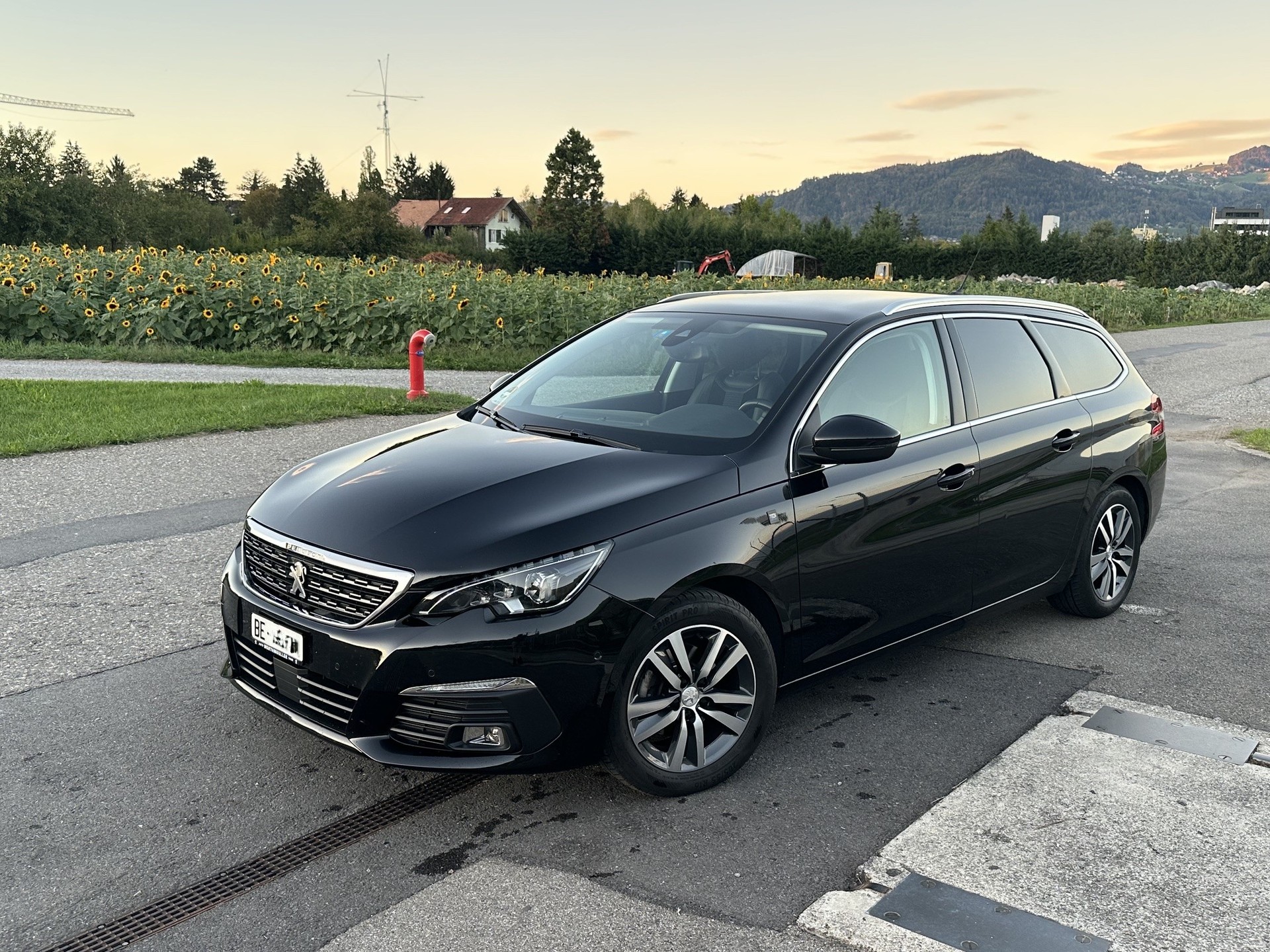 PEUGEOT 1.2 PureTech 130 Tech Edition S/S-image-0