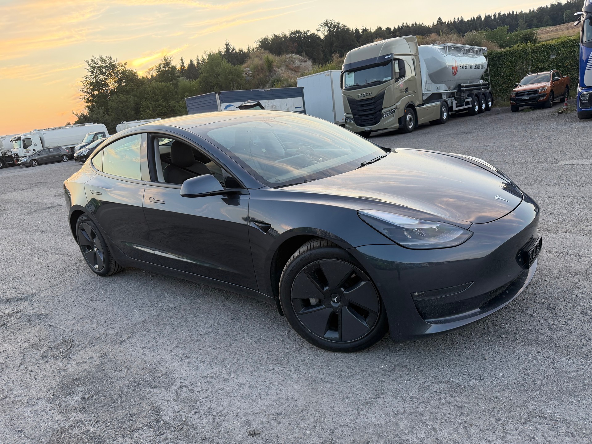 TESLA Model 3 Long Range Dual Motor AWD-image-2