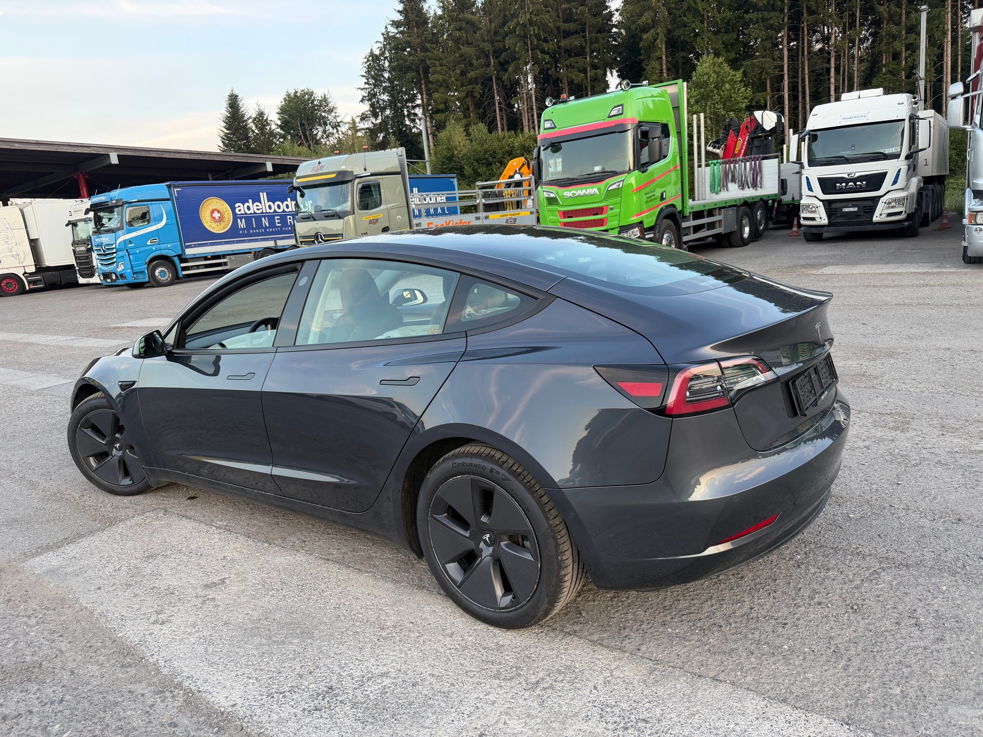 TESLA Model 3 Long Range Dual Motor AWD-image-4