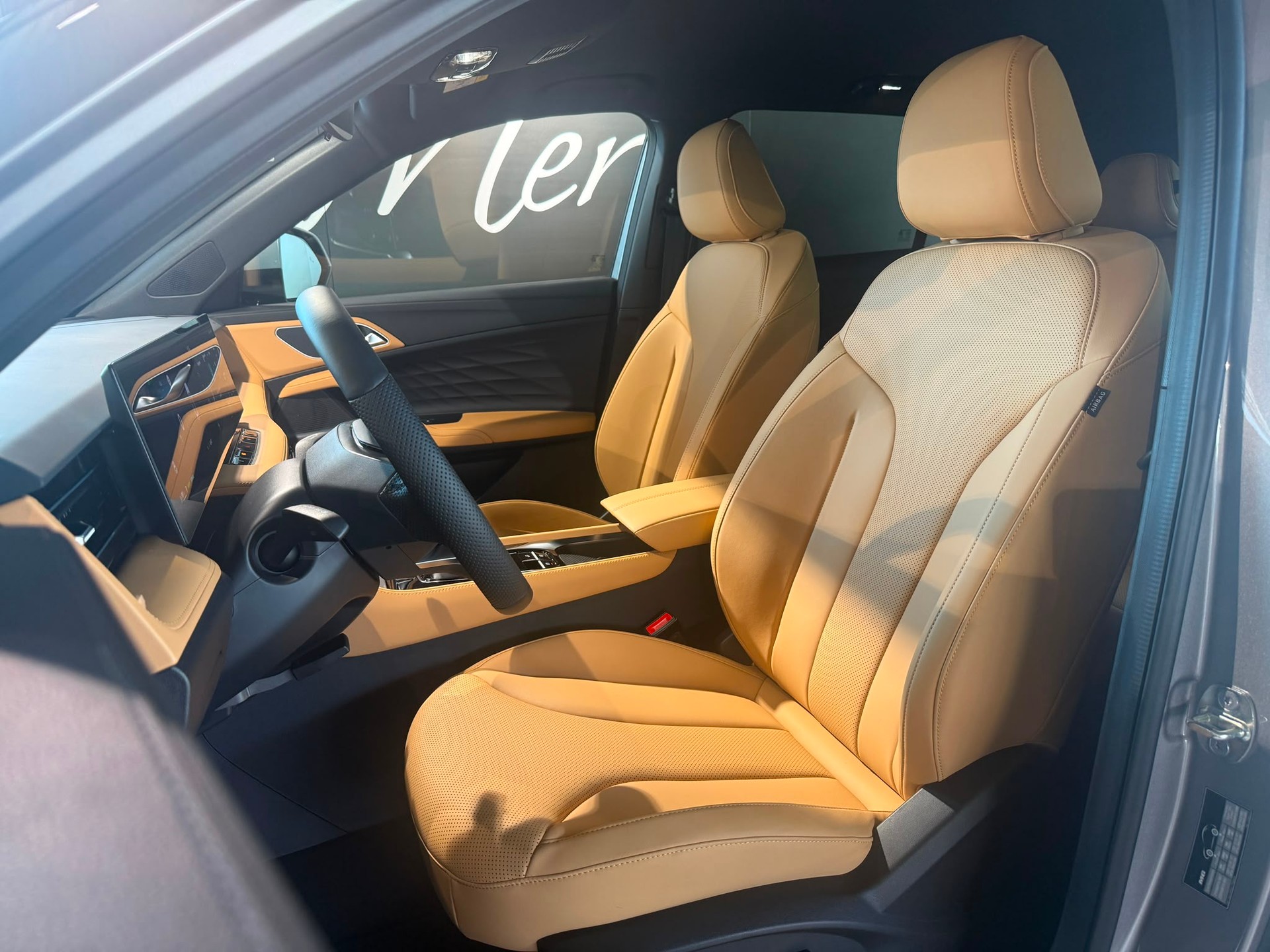 MG HS 1.5 T HEV Luxury-image-3